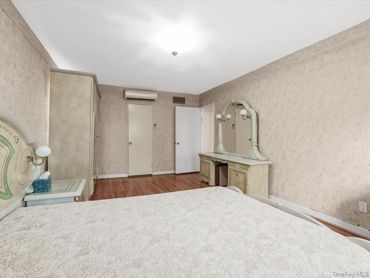 Single Family 76th Road Queens, NY 11367, MLS-1026817-17