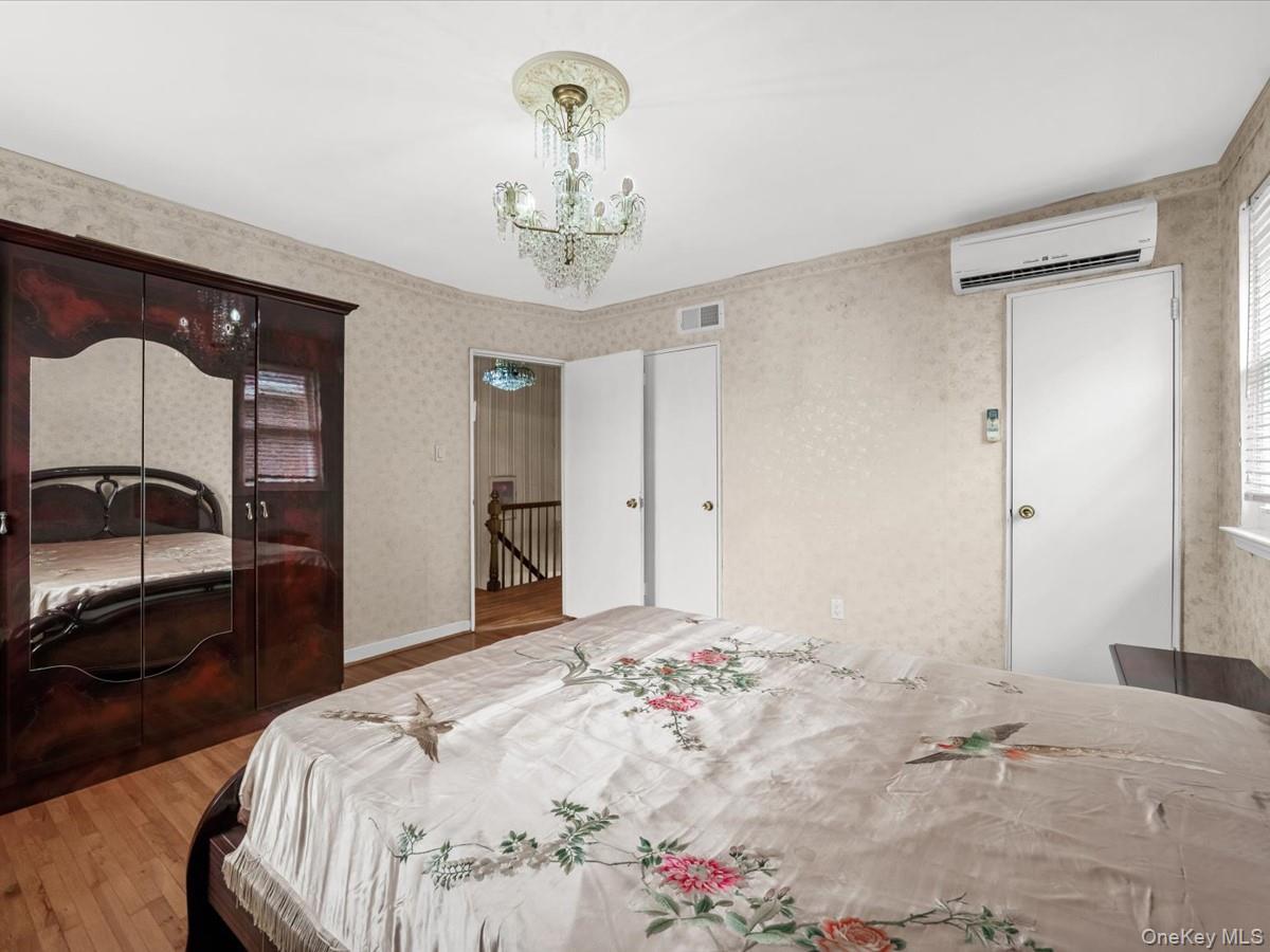 Single Family 76th Road Queens, NY 11367, MLS-1026817-19