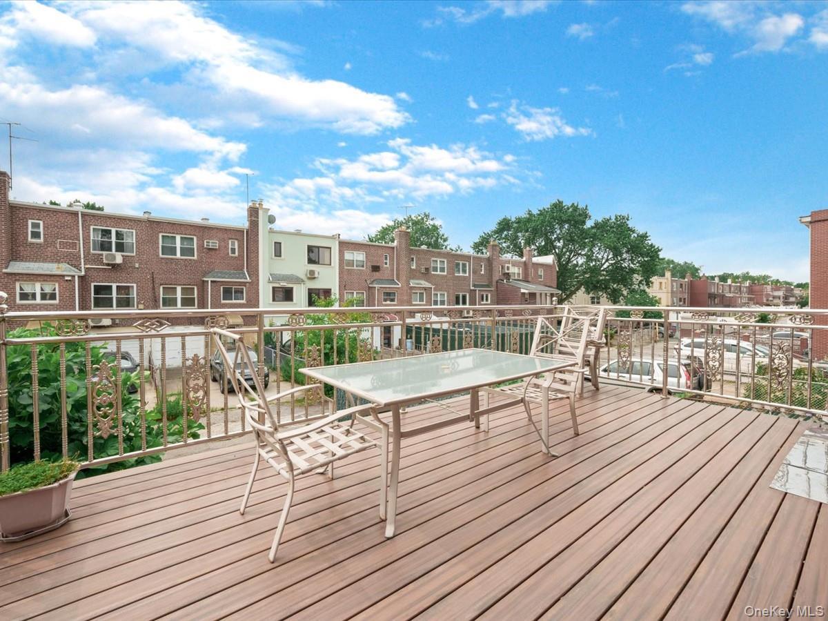 Single Family 76th Road Queens, NY 11367, MLS-1026817-27