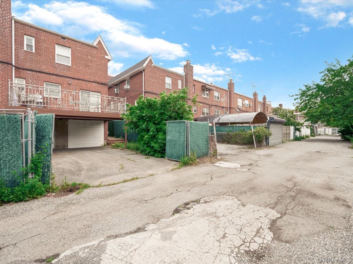 Single Family 76th Road  Queens, NY 11367, MLS-1026817-30
