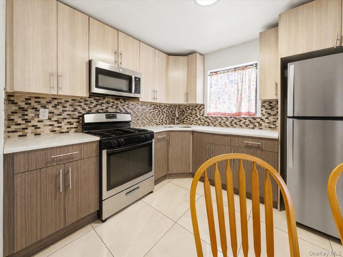 Single Family Bentley Road Queens, NY 11422, MLS-1026823-14