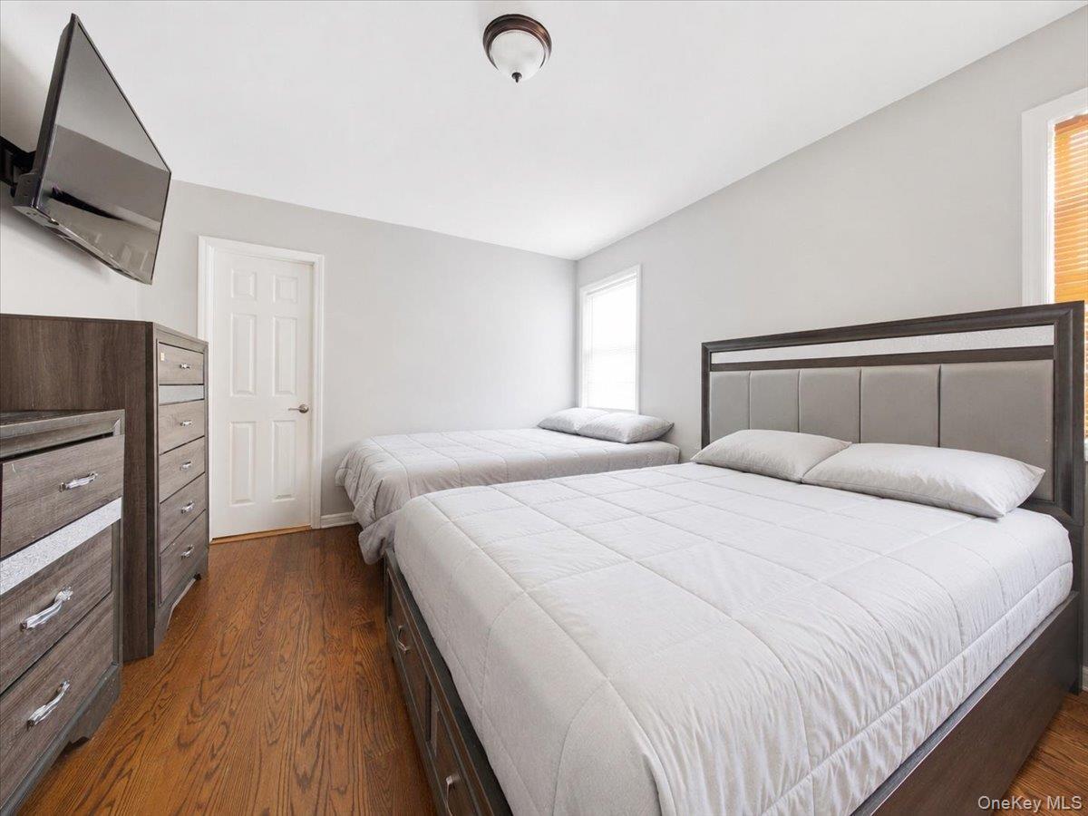 Single Family Bentley Road Queens, NY 11422, MLS-1026823-18