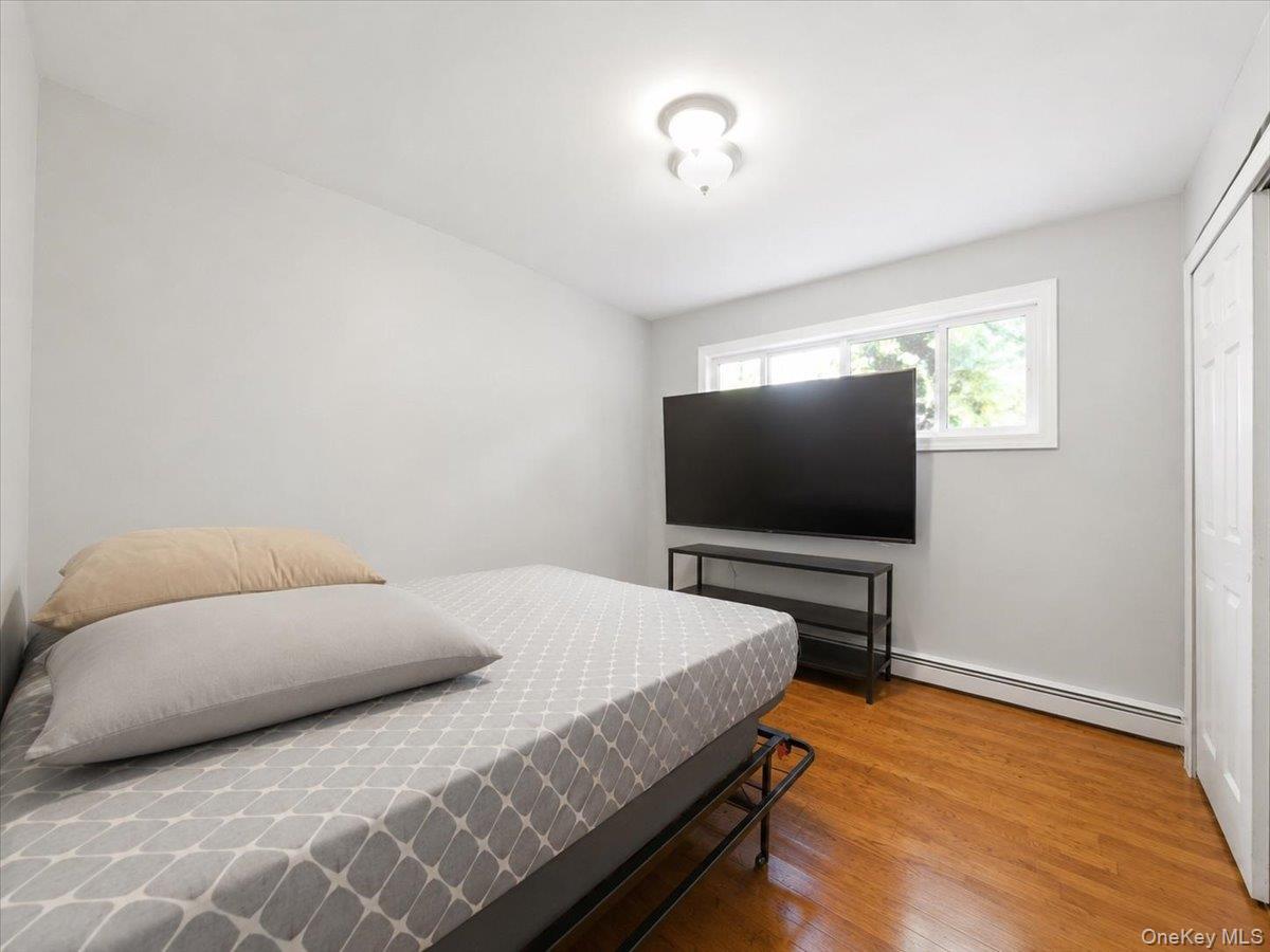 Single Family Bentley Road Queens, NY 11422, MLS-1026823-19