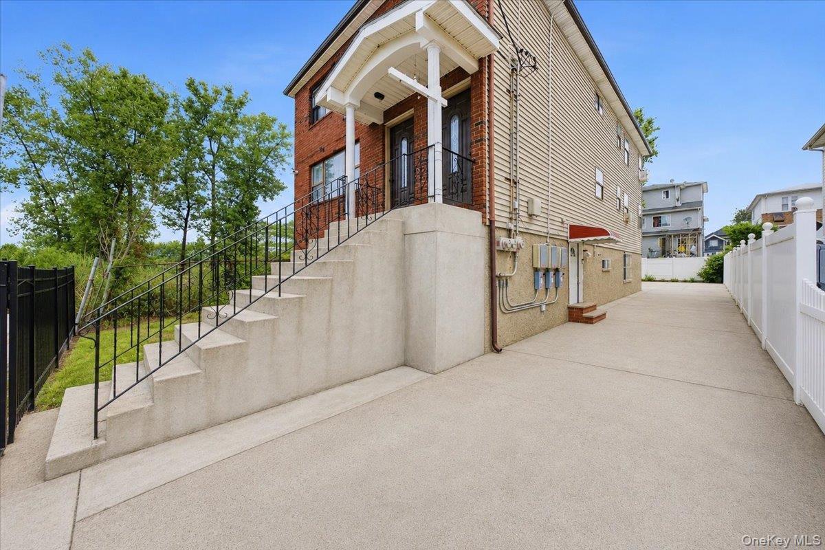 Single Family Bentley Road Queens, NY 11422, MLS-1026823-2