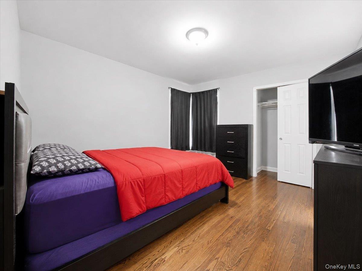 Single Family Bentley Road Queens, NY 11422, MLS-1026823-20