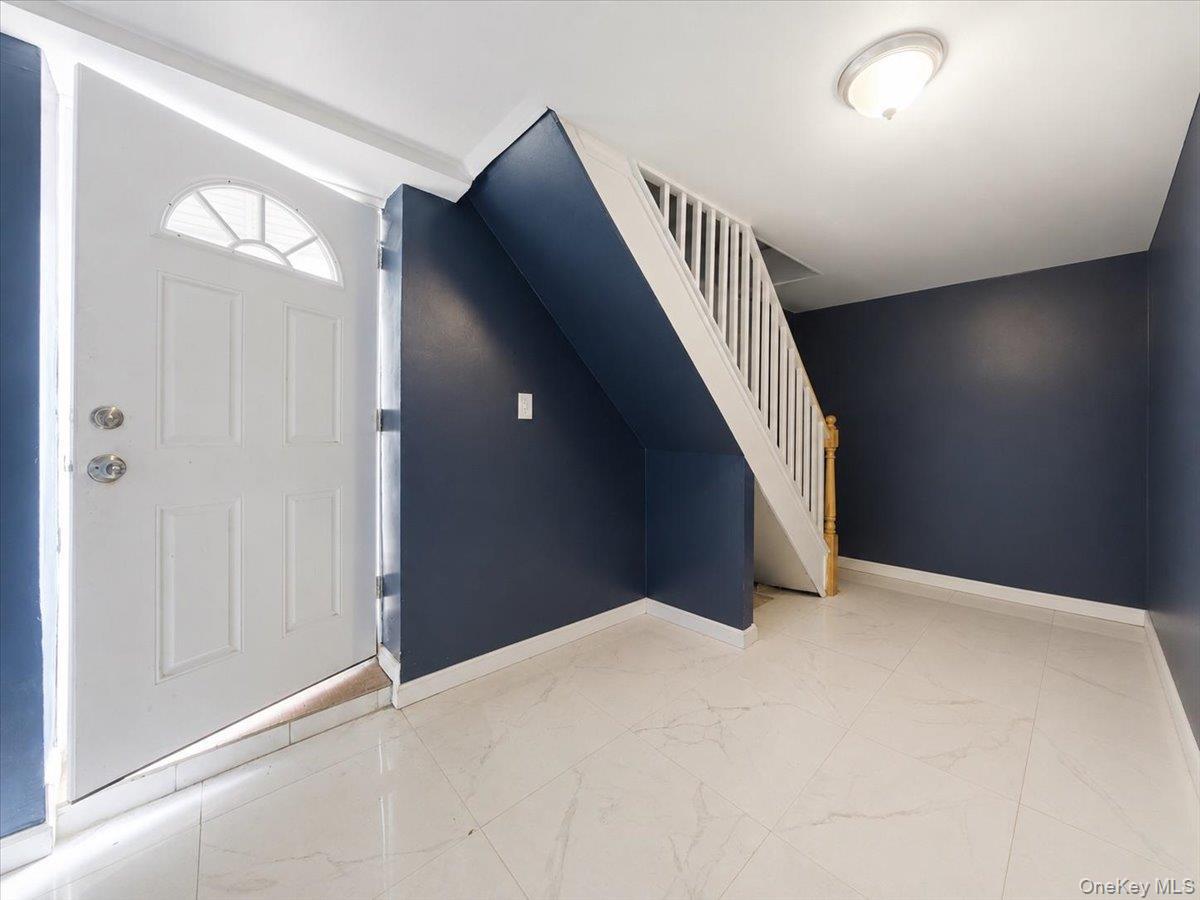 Single Family Bentley Road Queens, NY 11422, MLS-1026823-21