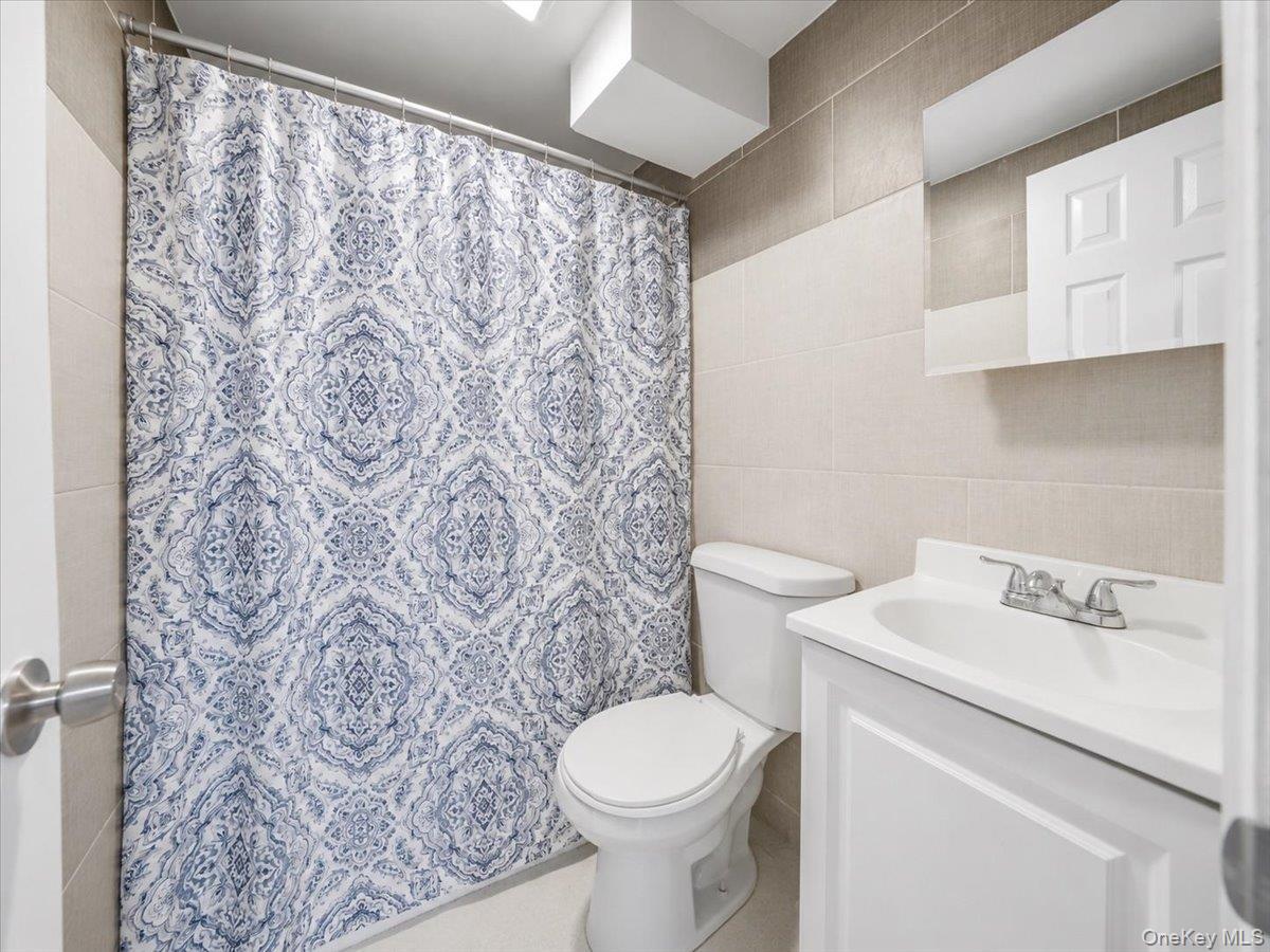 Single Family Bentley Road Queens, NY 11422, MLS-1026823-29