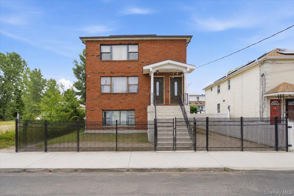 Single Family Bentley Road Queens, NY 11422, MLS-1026823-34