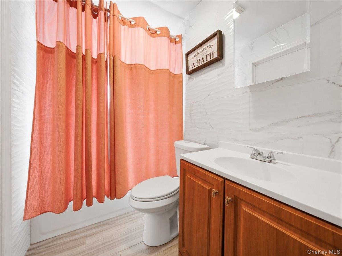 Single Family Bentley Road Queens, NY 11422, MLS-1026823-8