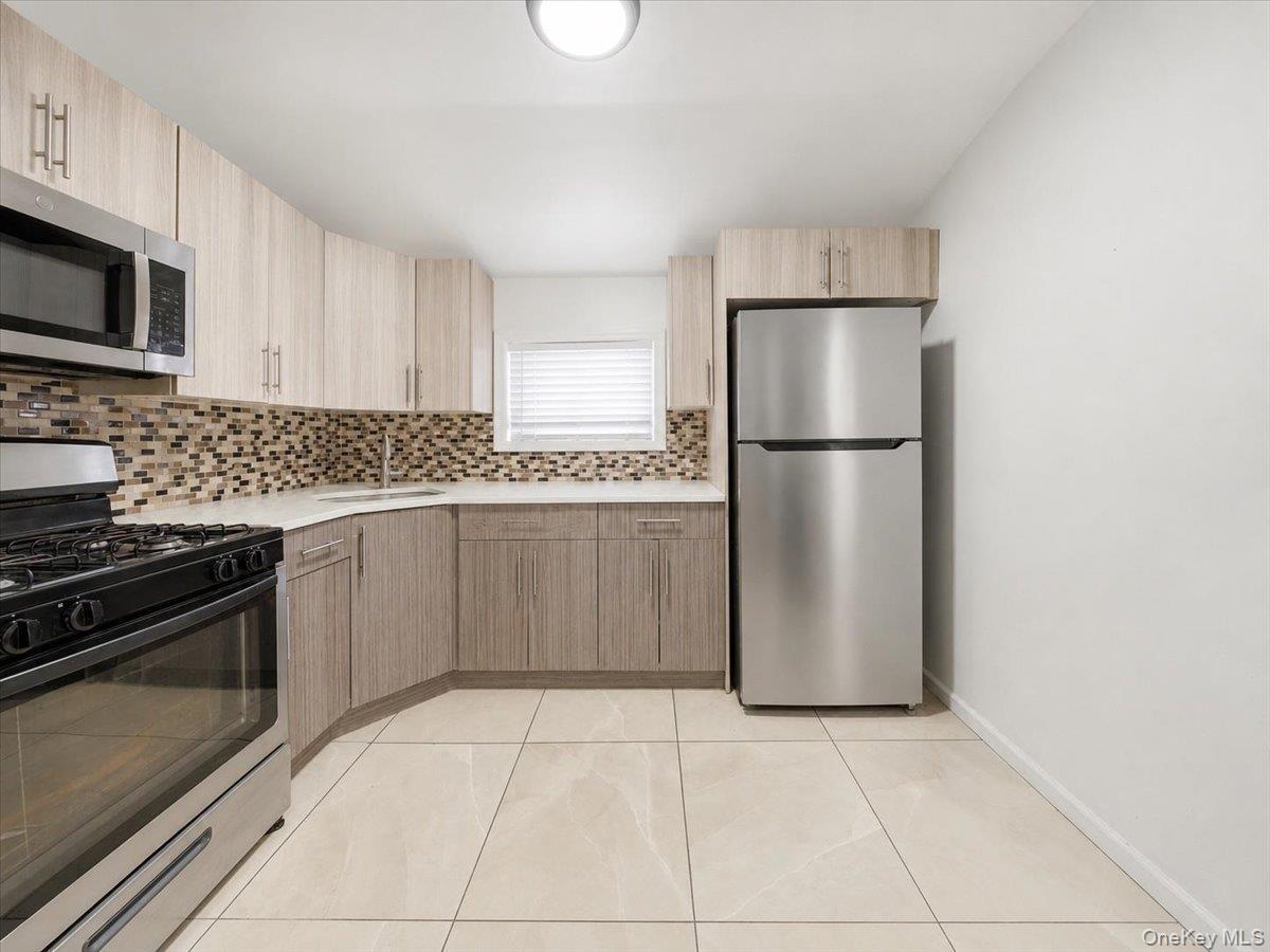 Single Family Bentley Road Queens, NY 11422, MLS-1026823-9