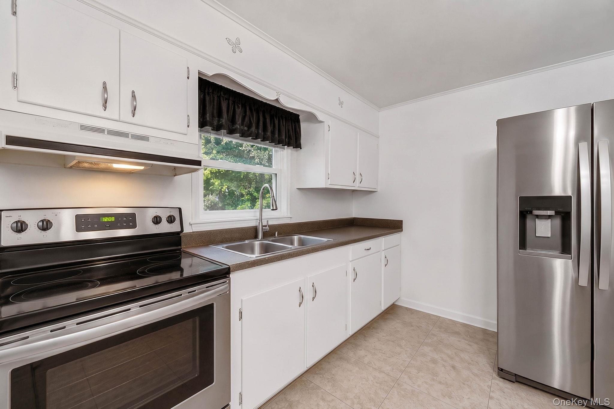 Single Family Dawn Road  Suffolk County, NY 11778, MLS-1026835-17