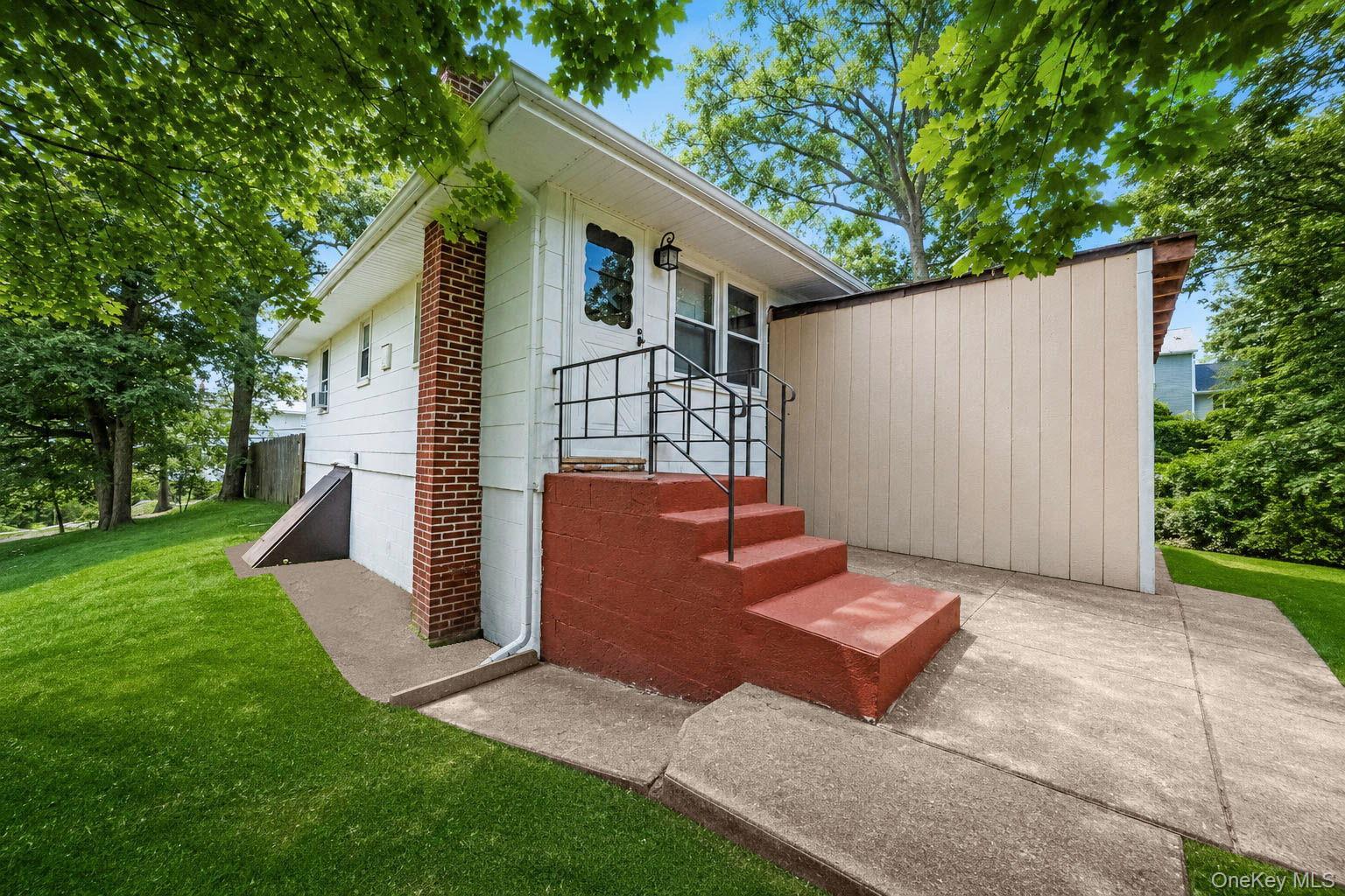 Single Family Dawn Road  Suffolk County, NY 11778, MLS-1026835-30