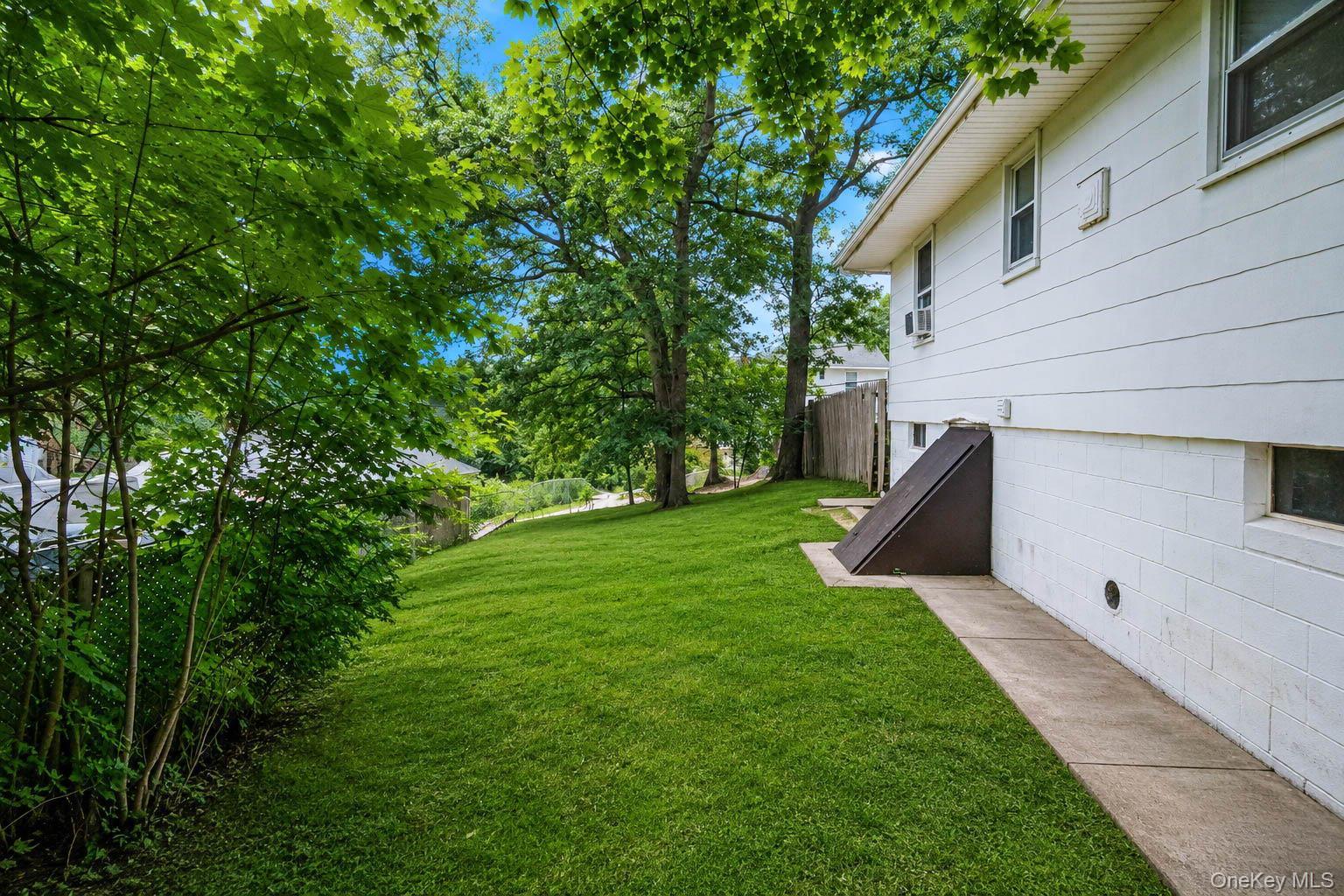 Single Family Dawn Road  Suffolk County, NY 11778, MLS-1026835-34