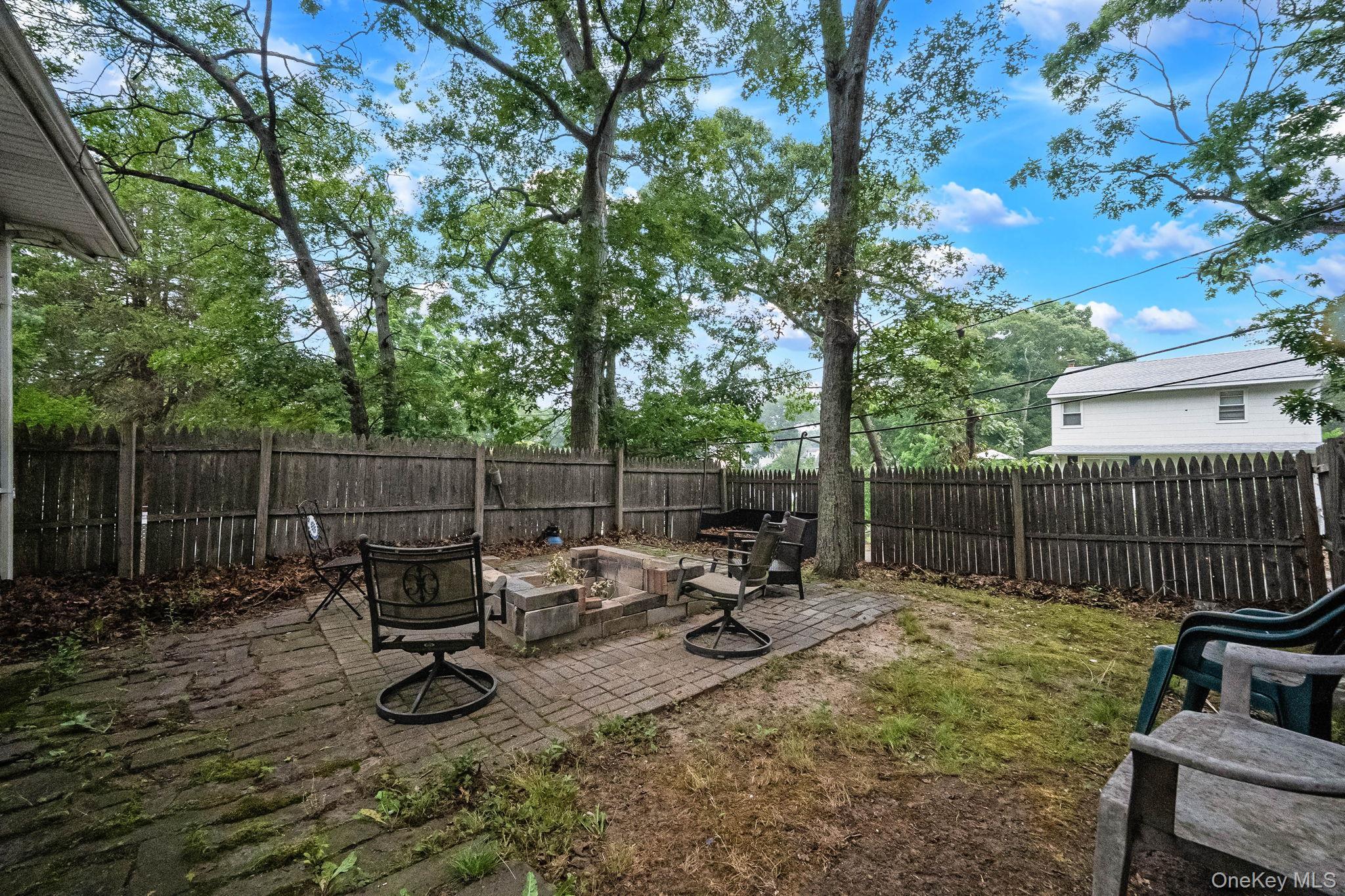 Single Family Dawn Road  Suffolk County, NY 11778, MLS-1026835-37
