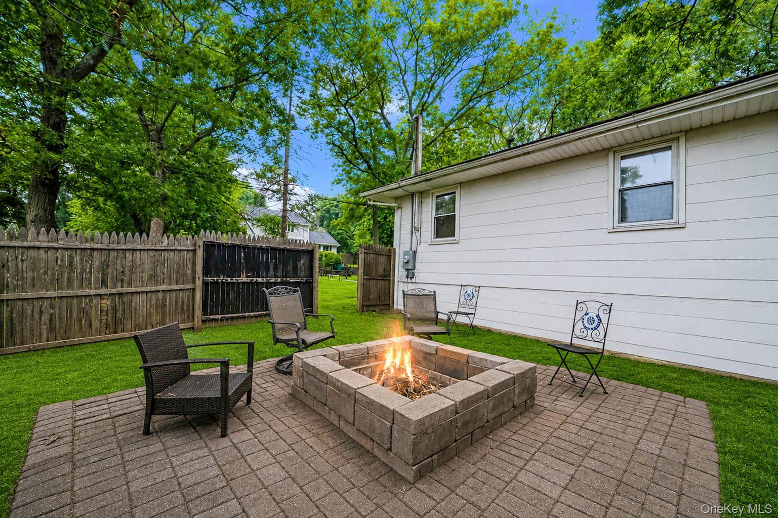 Single Family Dawn Road  Suffolk County, NY 11778, MLS-1026835-38