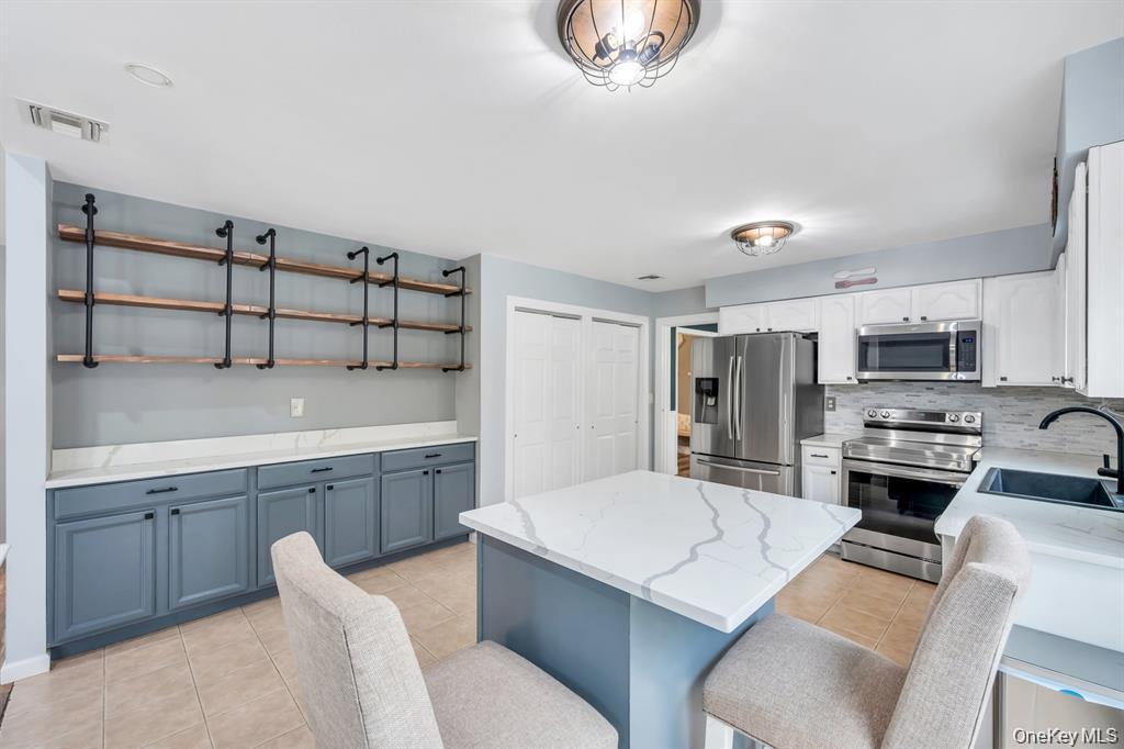 Single Family Ramblewood Road Suffolk County, NY 11961, MLS-1026836-17
