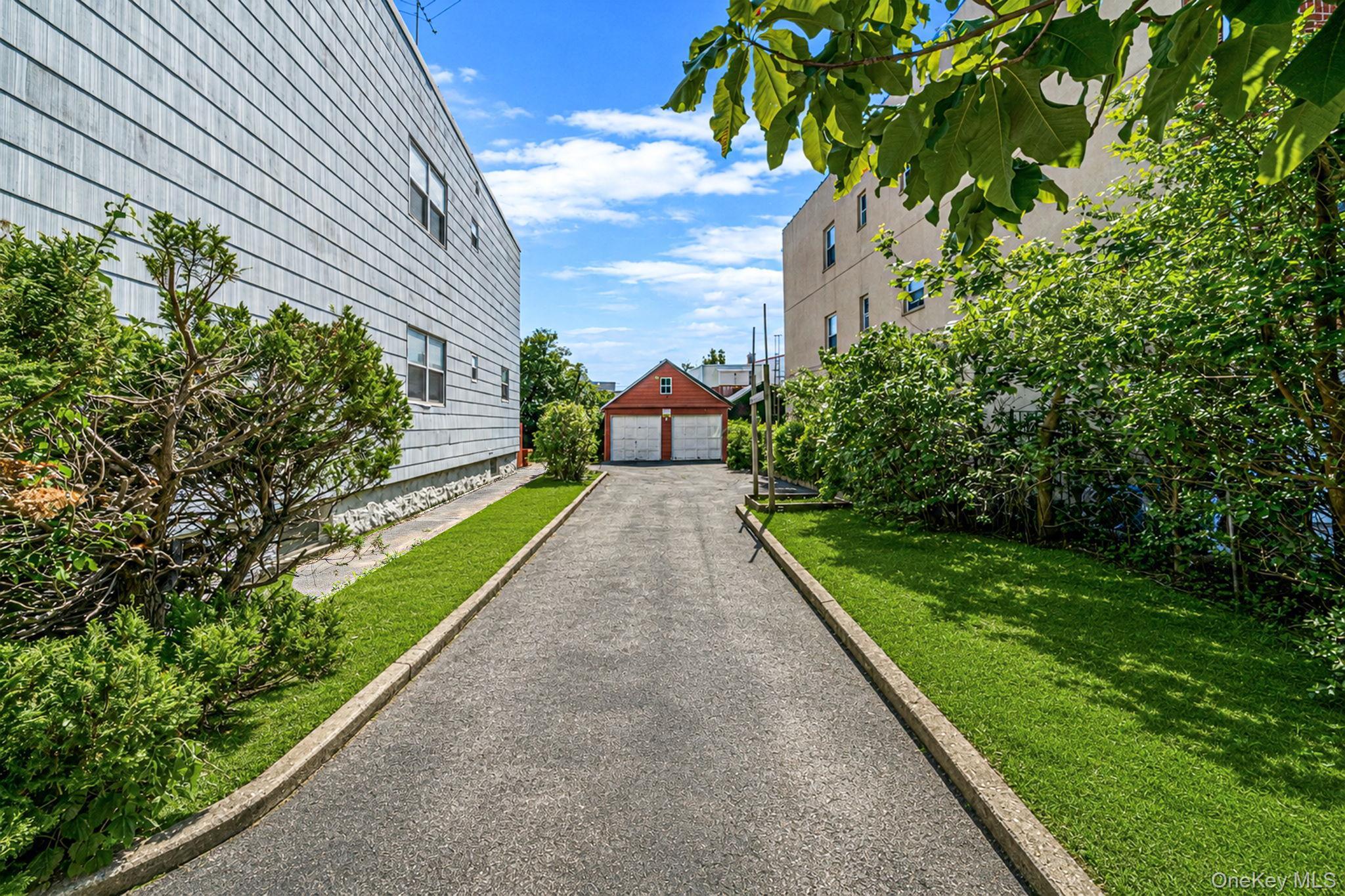 Single Family 72nd Street Queens, NY 11378, MLS-1026875-15