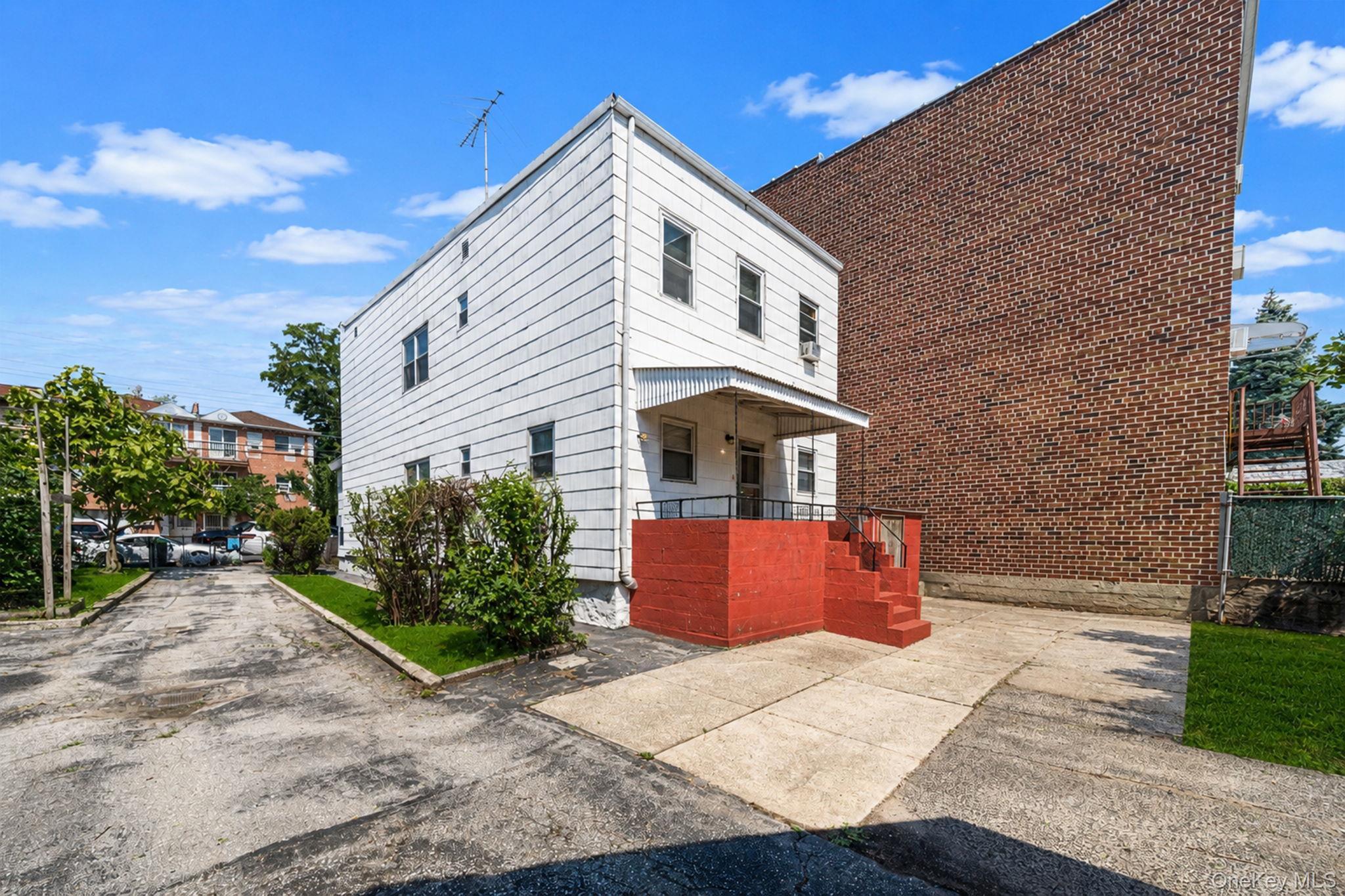 Single Family 72nd Street Queens, NY 11378, MLS-1026875-18