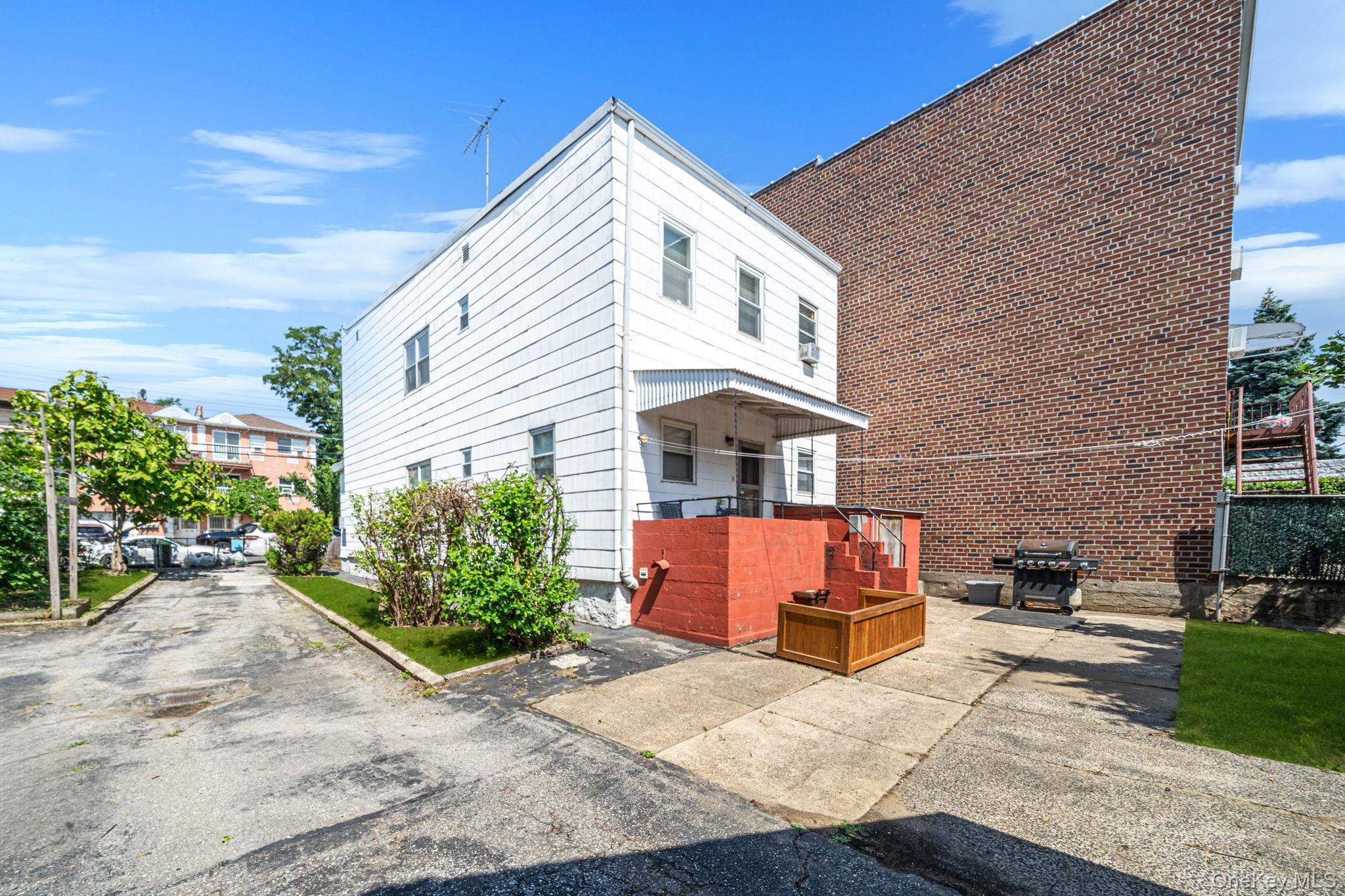 Single Family 72nd Street Queens, NY 11378, MLS-1026875-19