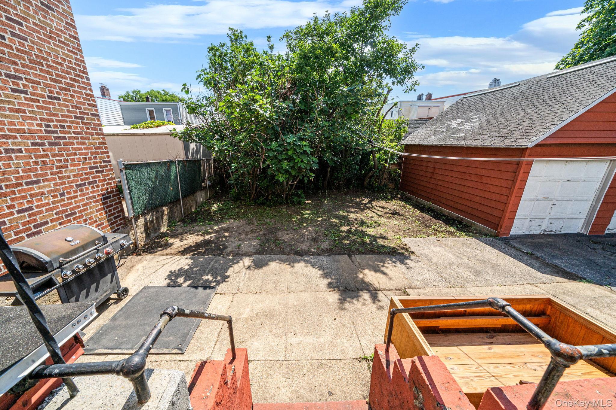 Single Family 72nd Street Queens, NY 11378, MLS-1026875-23