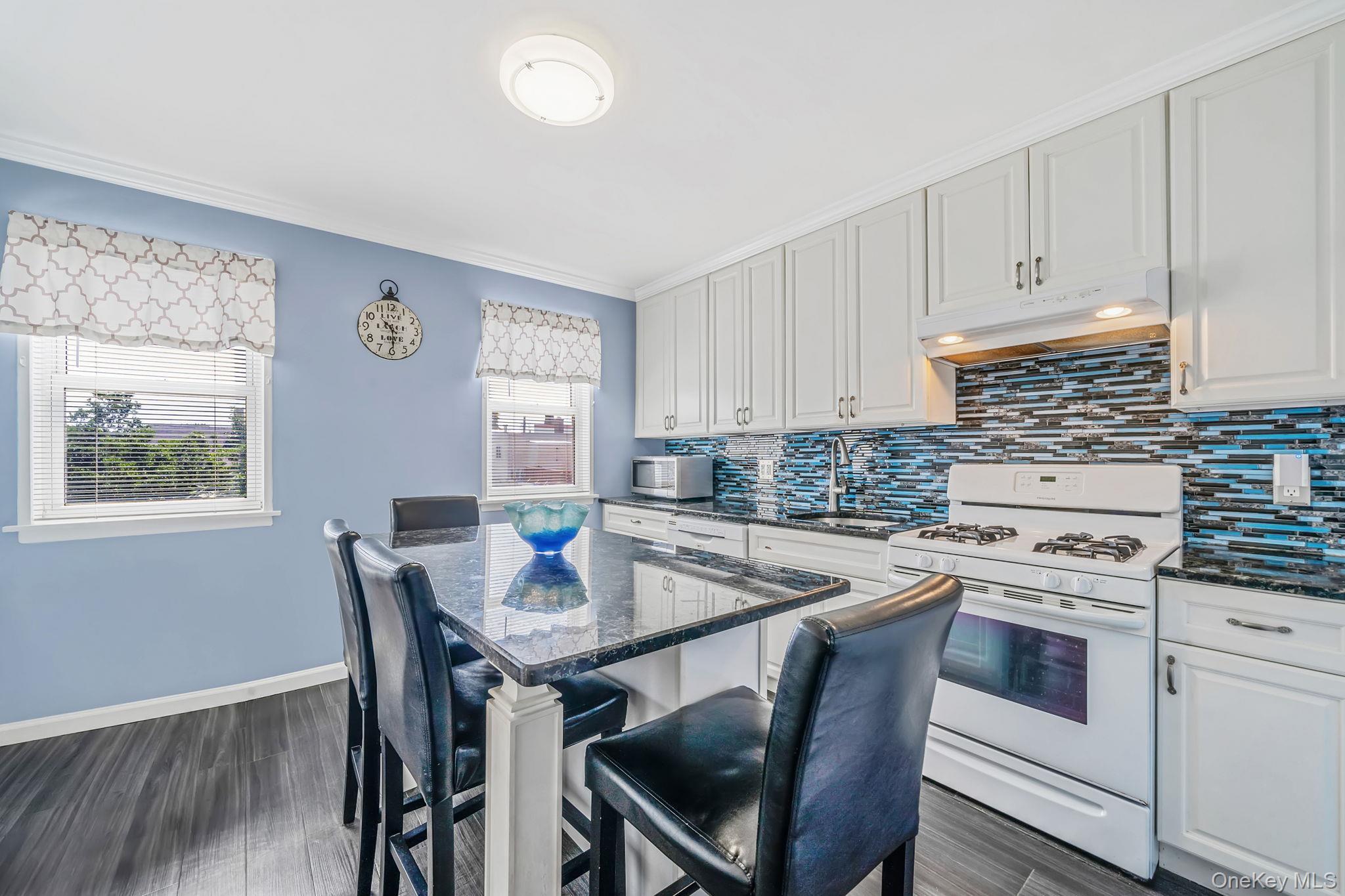 Single Family 72nd Street Queens, NY 11378, MLS-1026875-30