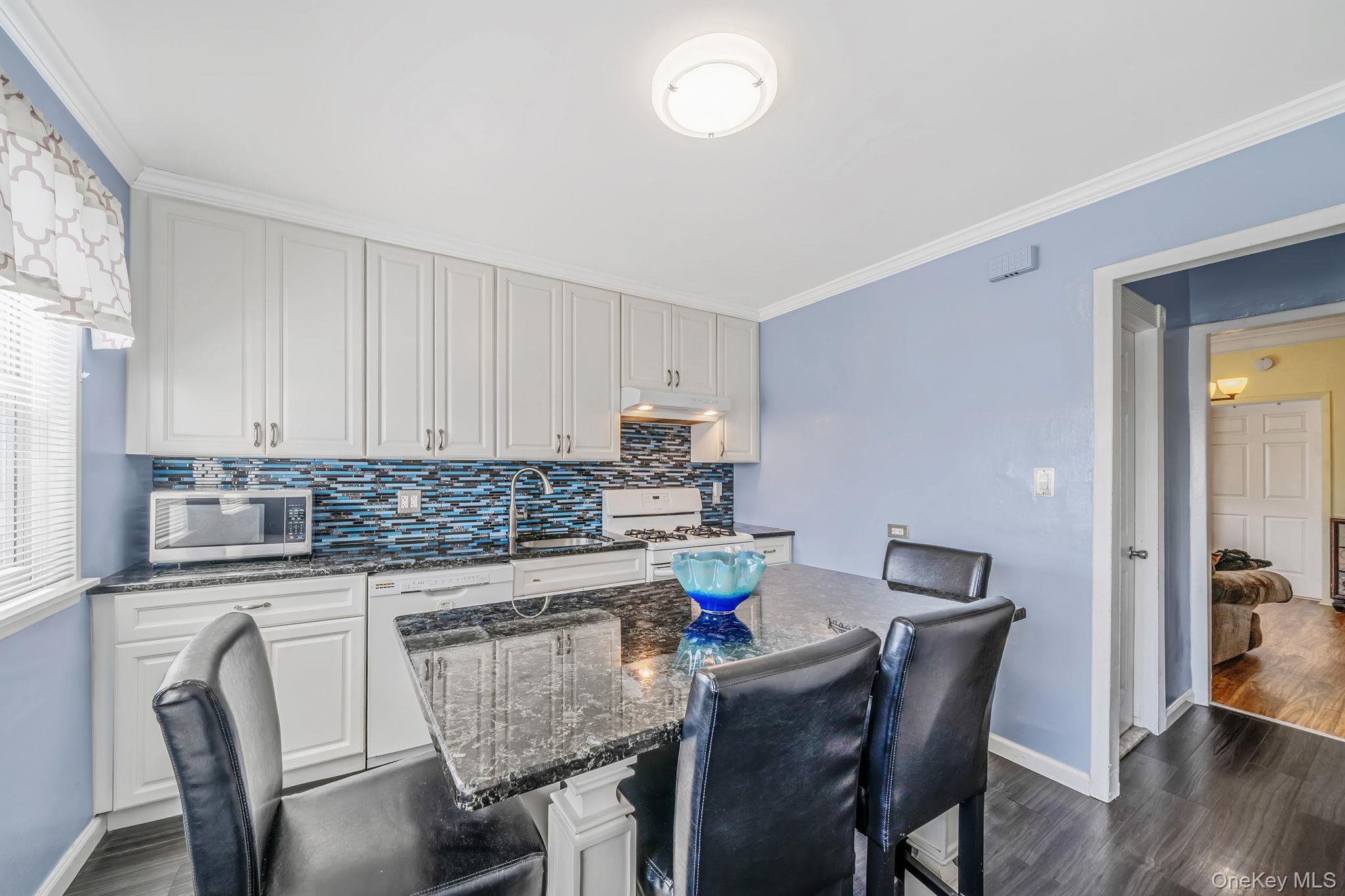 Single Family 72nd Street Queens, NY 11378, MLS-1026875-31