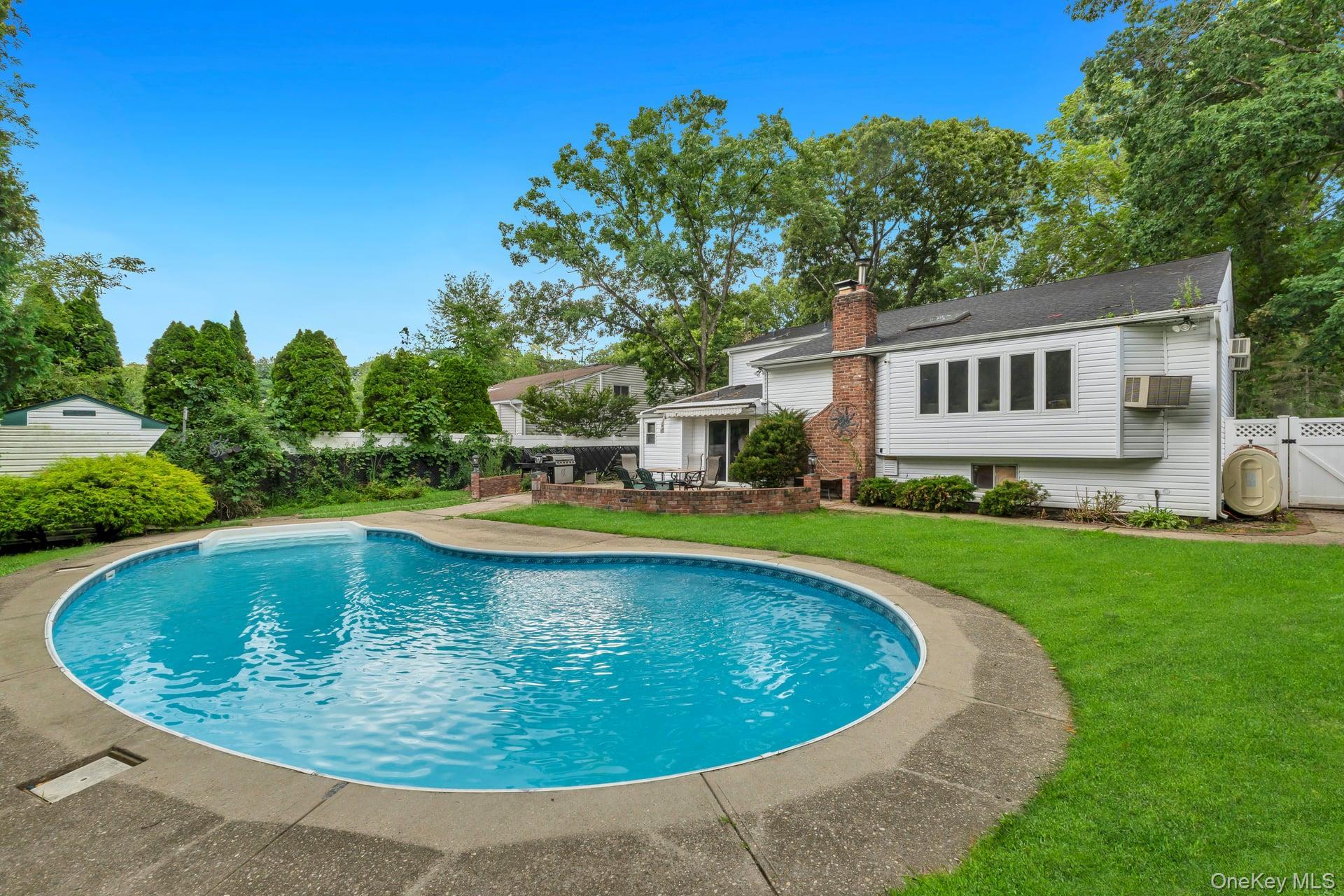 Single Family Cornelia Lane  Suffolk County, NY 11755, MLS-1026900-5