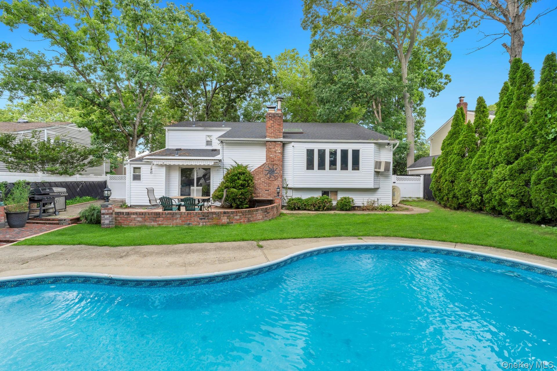 Single Family Cornelia Lane  Suffolk County, NY 11755, MLS-1026900-7
