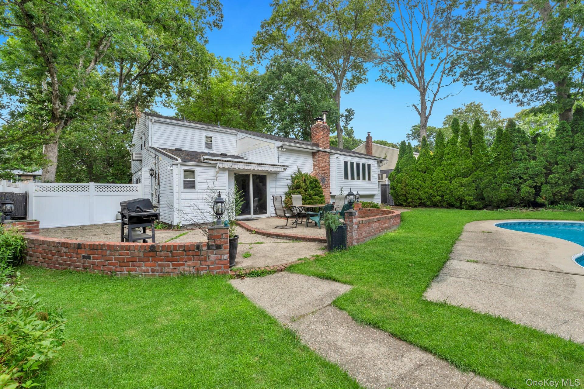 Single Family Cornelia Lane  Suffolk County, NY 11755, MLS-1026900-9