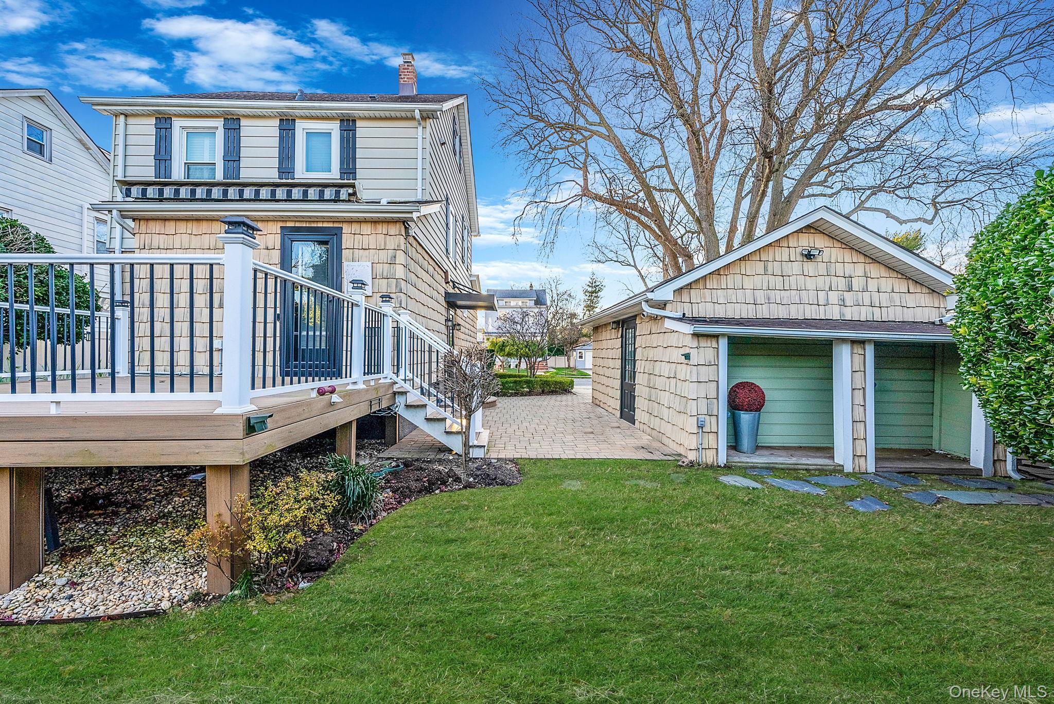 Single Family Everett Nassau County, NY 11563, MLS-1026908-10