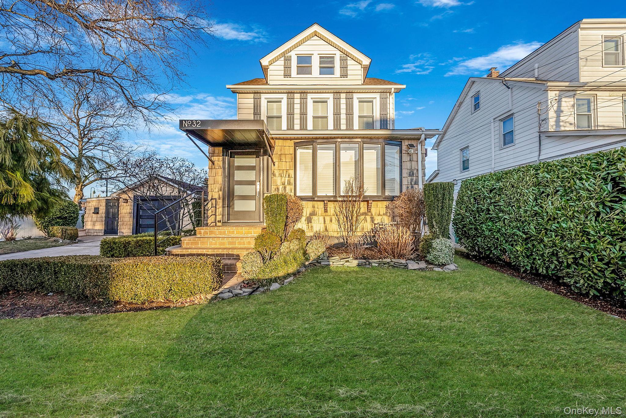 Single Family Everett Nassau County, NY 11563, MLS-1026908-3
