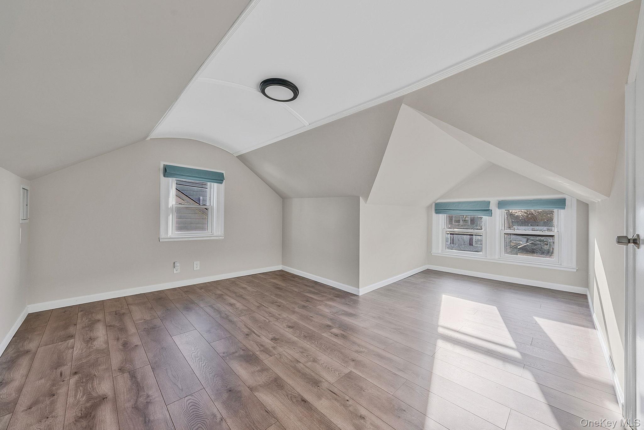 Single Family Everett Nassau County, NY 11563, MLS-1026908-33