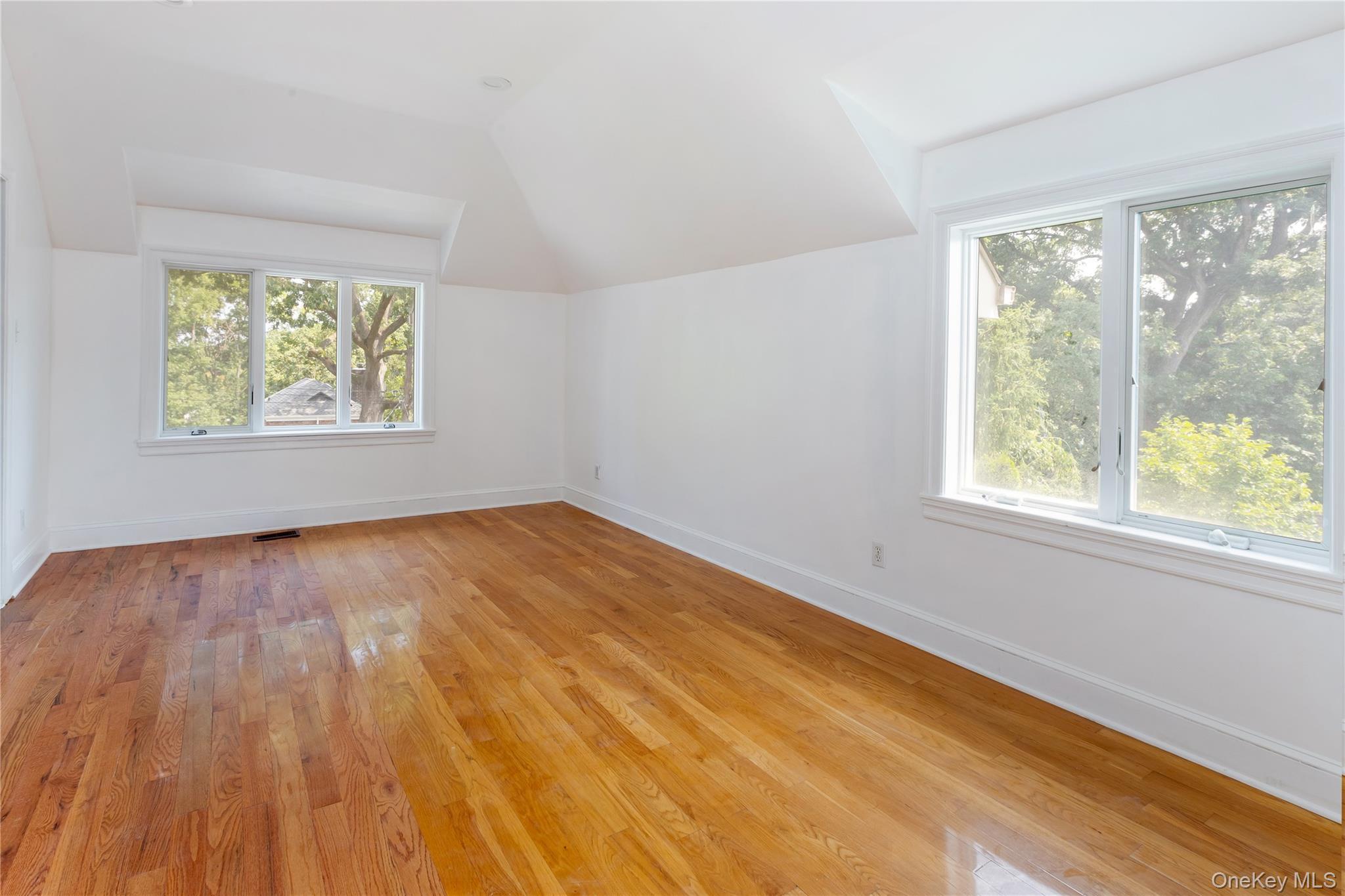 Single Family Delafield Avenue  Bronx, NY 10471, MLS-1026932-12