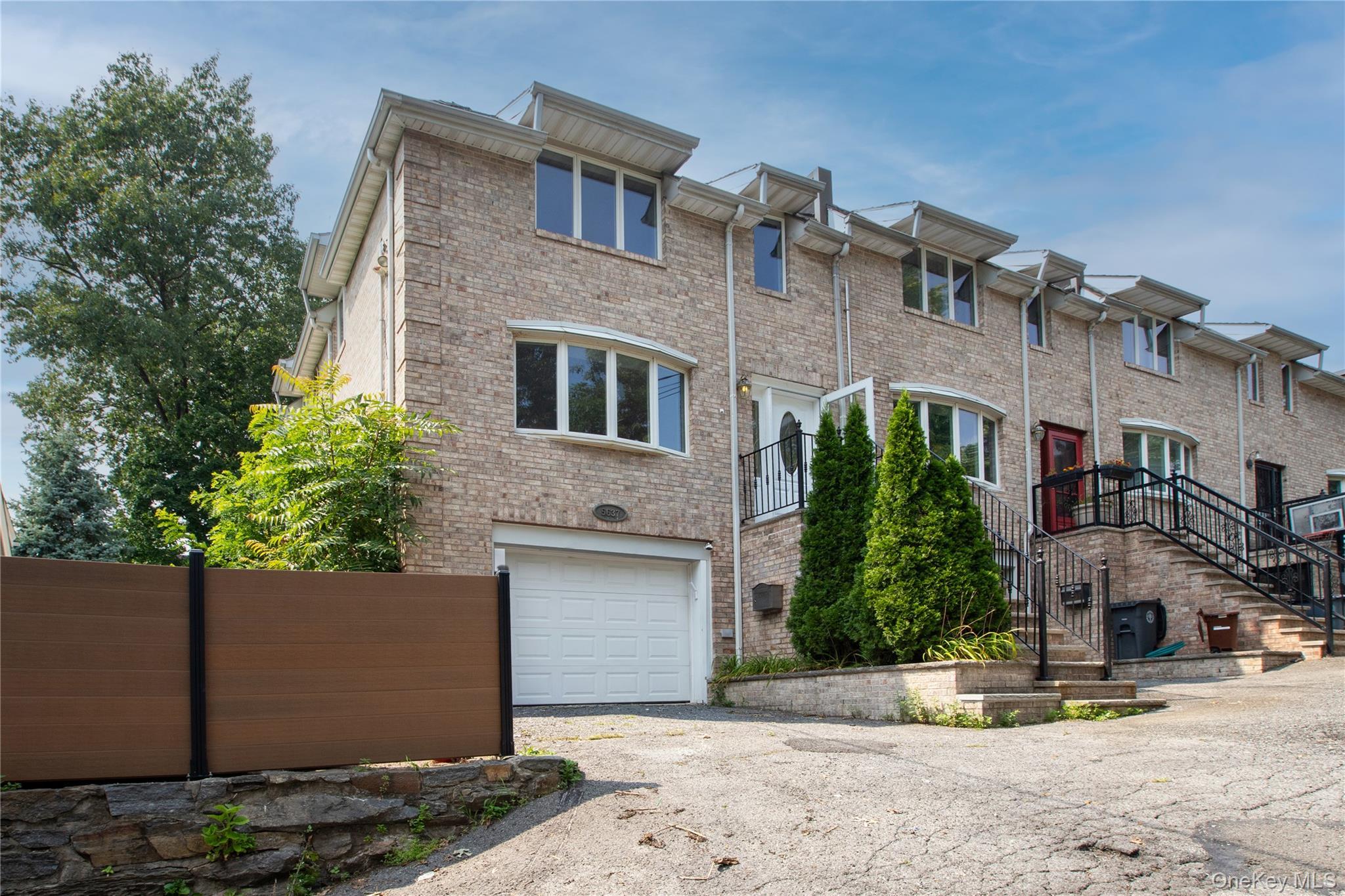 Single Family Delafield Avenue  Bronx, NY 10471, MLS-1026932-3