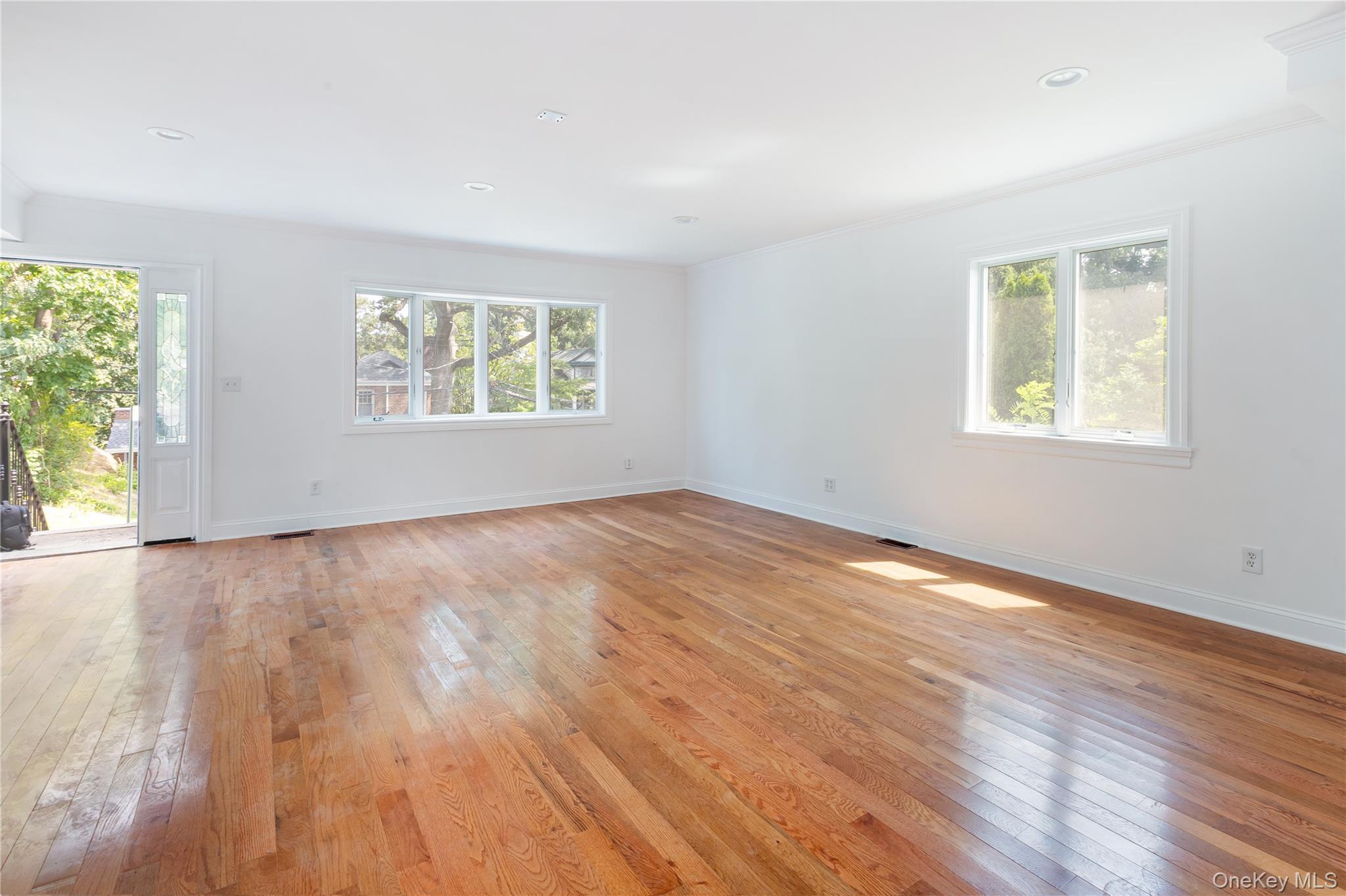 Single Family Delafield Avenue  Bronx, NY 10471, MLS-1026932-4