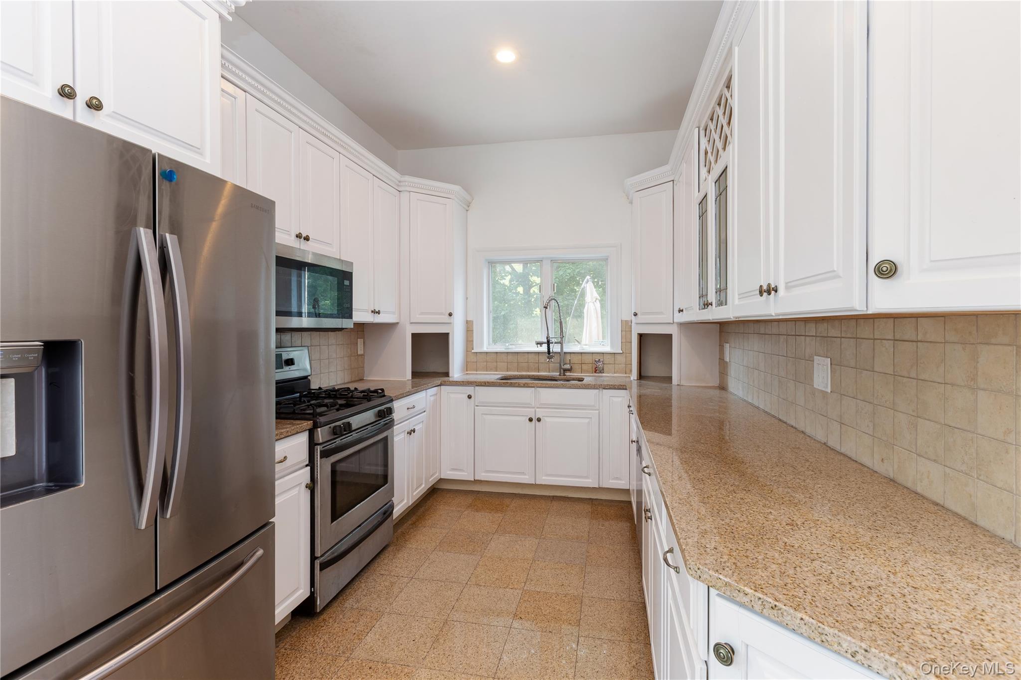 Single Family Delafield Avenue  Bronx, NY 10471, MLS-1026932-7