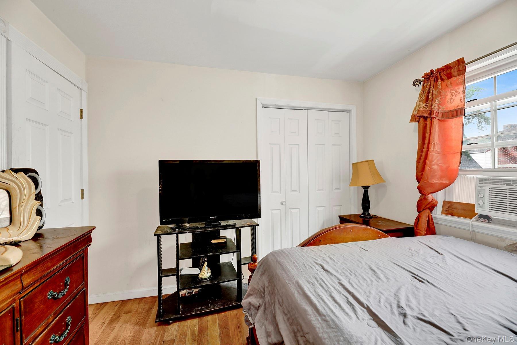 Single Family Baisley Boulevard Queens, NY 11434, MLS-1026980-15