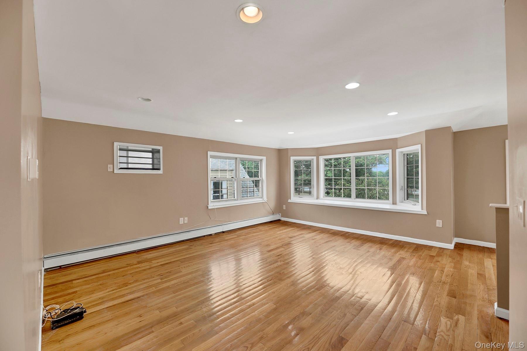 Single Family Baisley Boulevard Queens, NY 11434, MLS-1026980-17