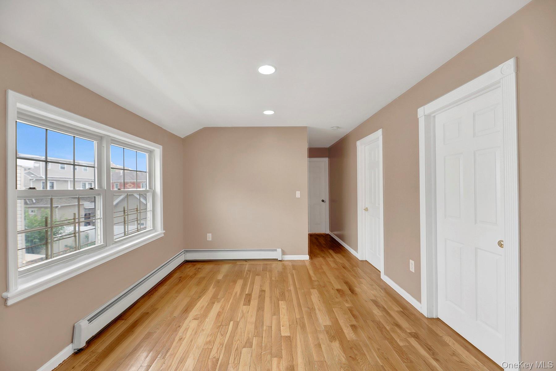 Single Family Baisley Boulevard Queens, NY 11434, MLS-1026980-21