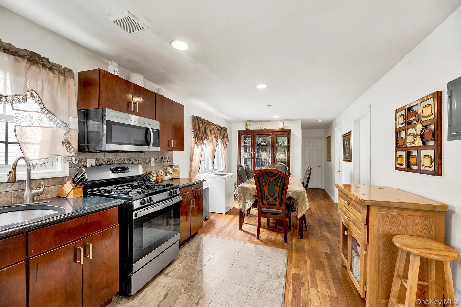 Single Family Baisley Boulevard Queens, NY 11434, MLS-1026980-6