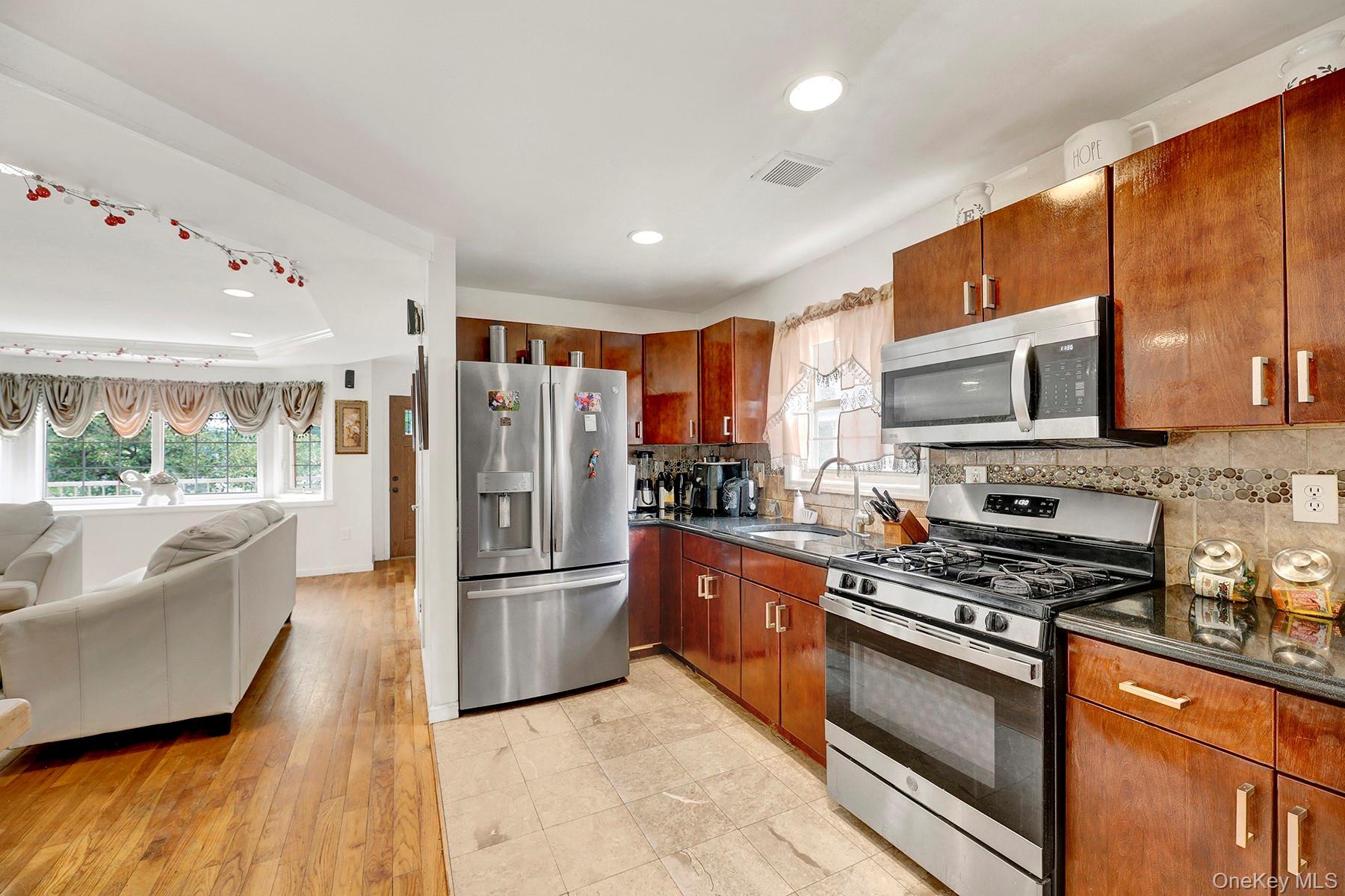 Single Family Baisley Boulevard Queens, NY 11434, MLS-1026980-7