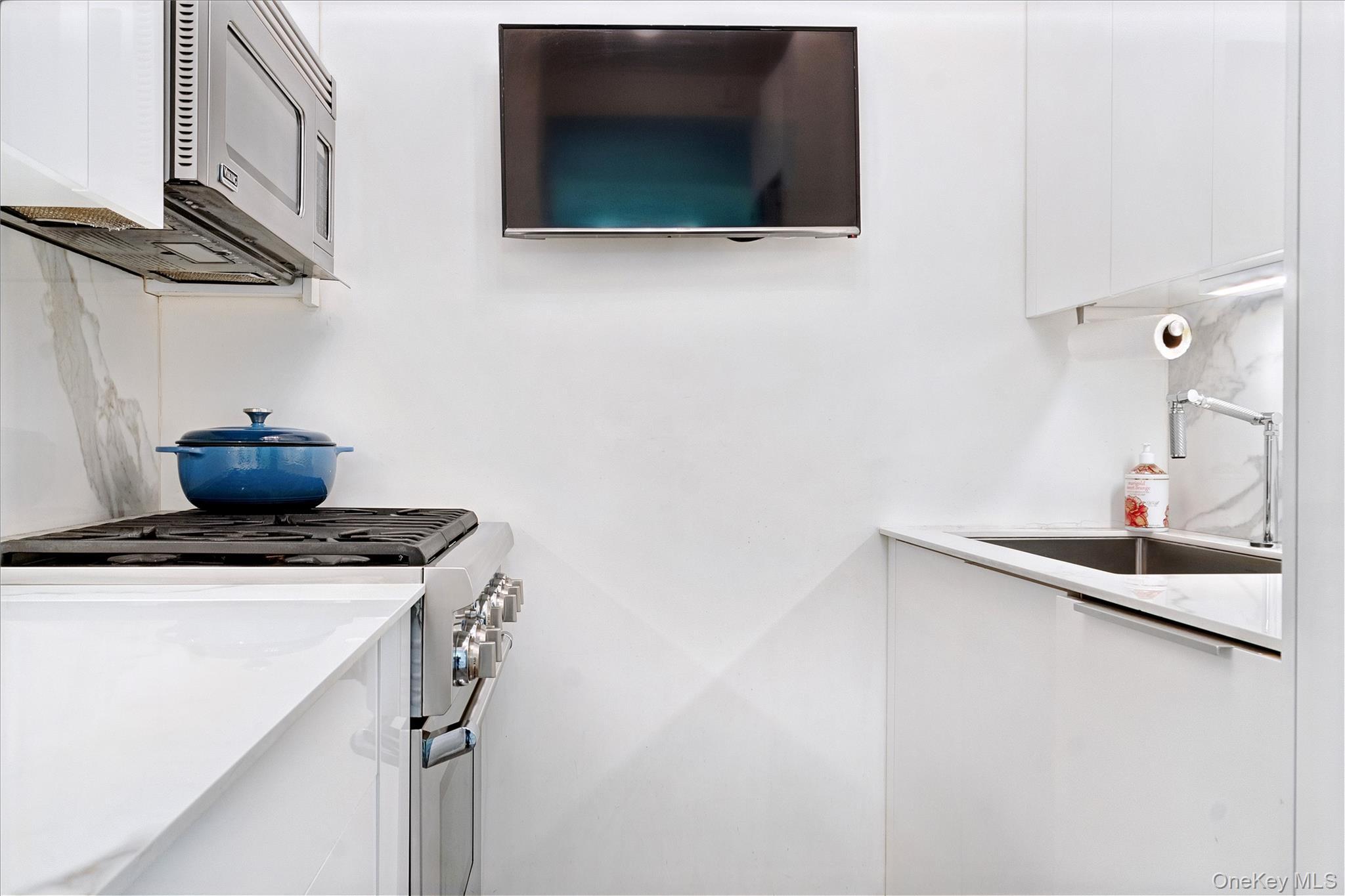 Apartment E 46th Street  Manhattan, NY 10017, MLS-1027003-10