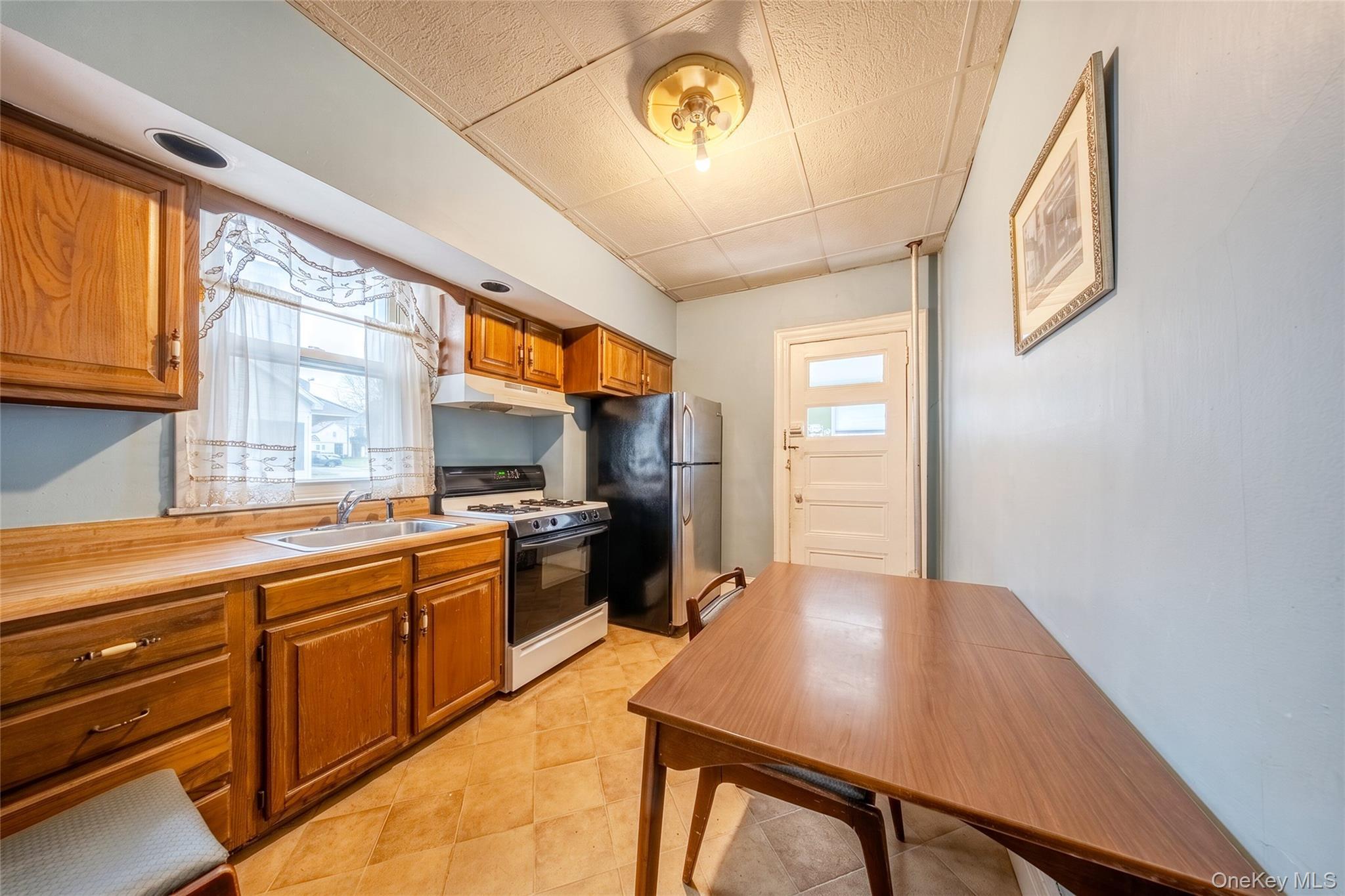 Single Family Maclay Avenue Bronx, NY 10461, MLS-1027096-15