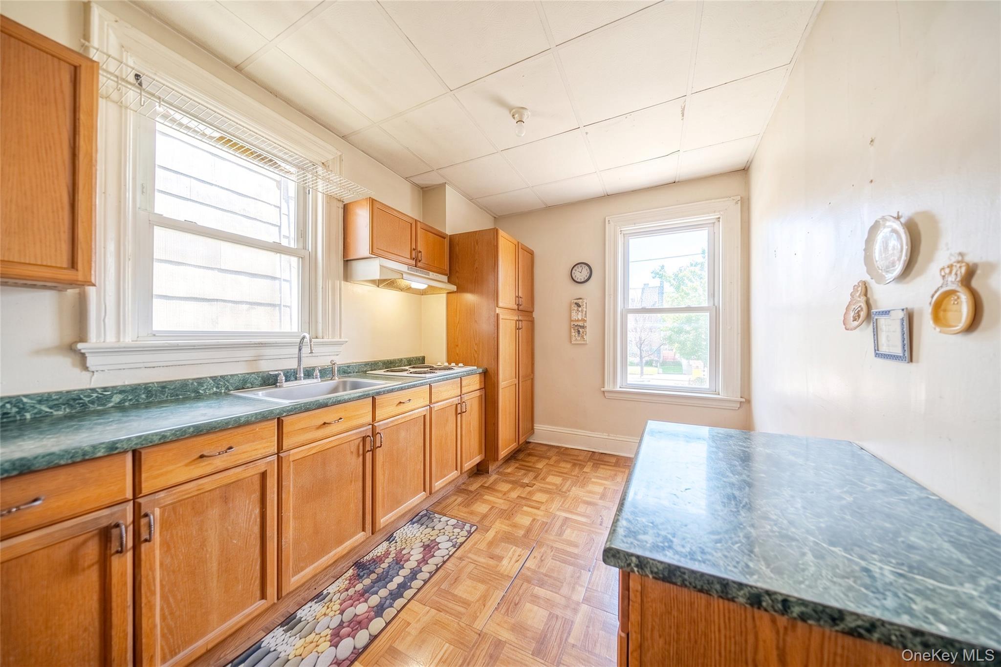 Single Family Maclay Avenue Bronx, NY 10461, MLS-1027096-16