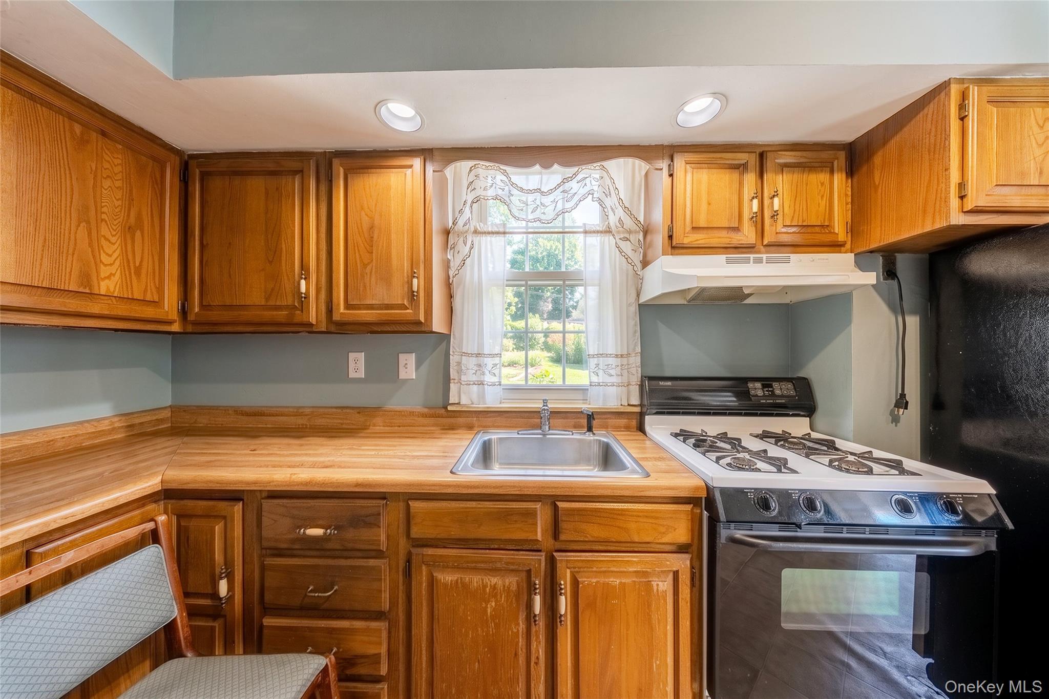 Single Family Maclay Avenue Bronx, NY 10461, MLS-1027096-17