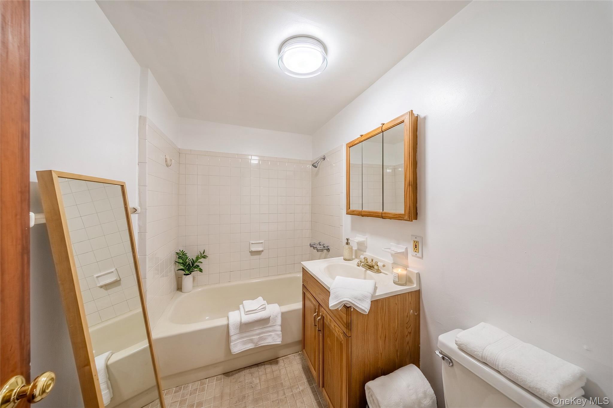Single Family Maclay Avenue Bronx, NY 10461, MLS-1027096-20