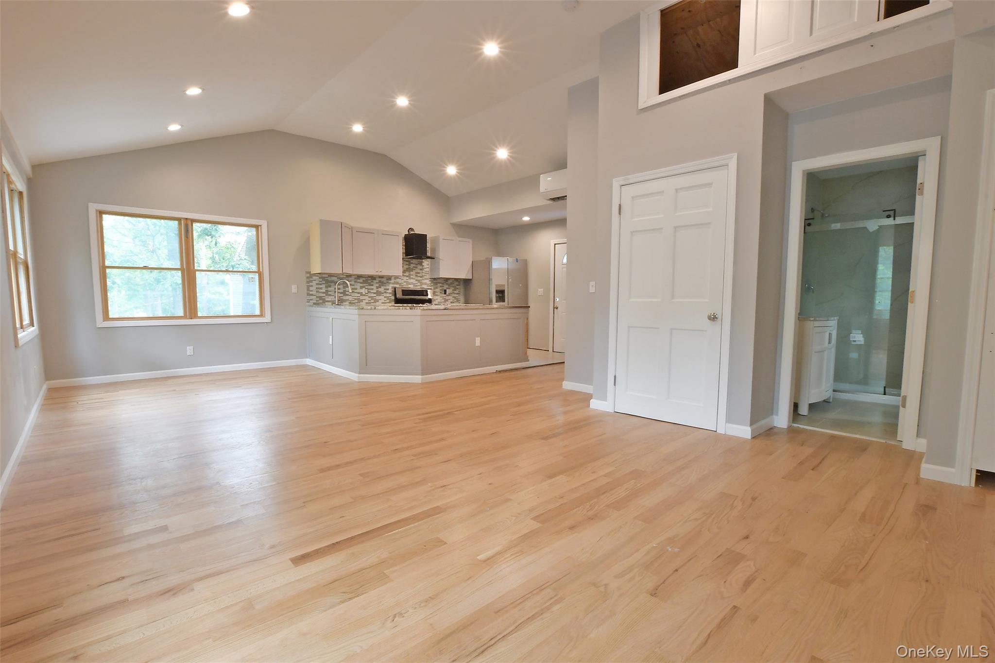 Single Family Southold Road Suffolk County, NY 11789, MLS-1027097-16