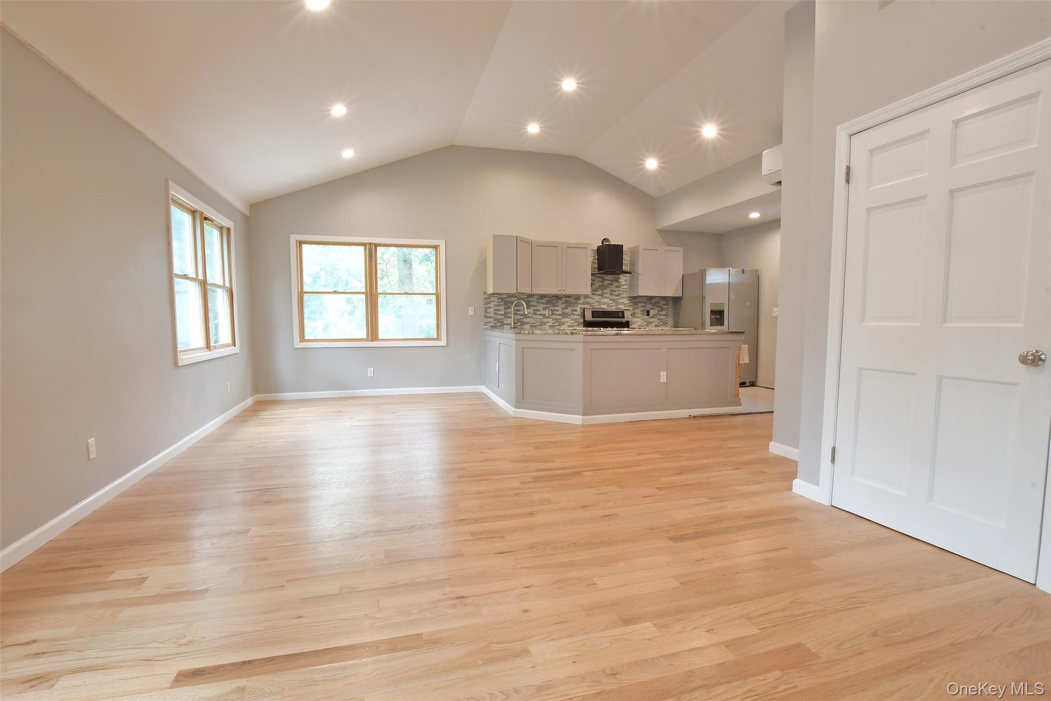 Single Family Southold Road Suffolk County, NY 11789, MLS-1027097-17