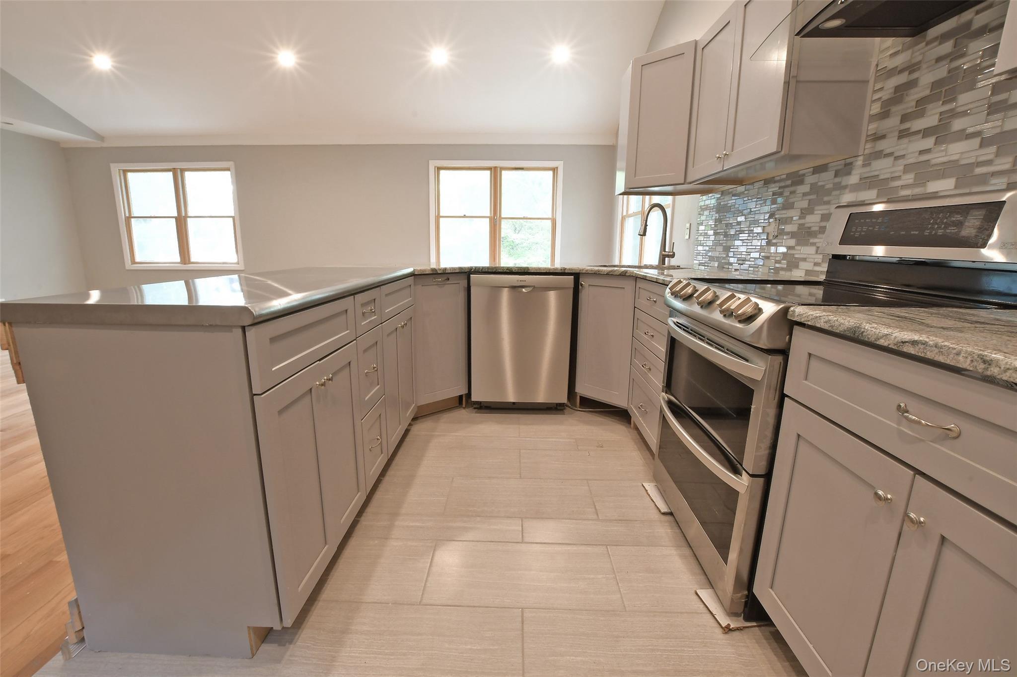 Single Family Southold Road Suffolk County, NY 11789, MLS-1027097-24