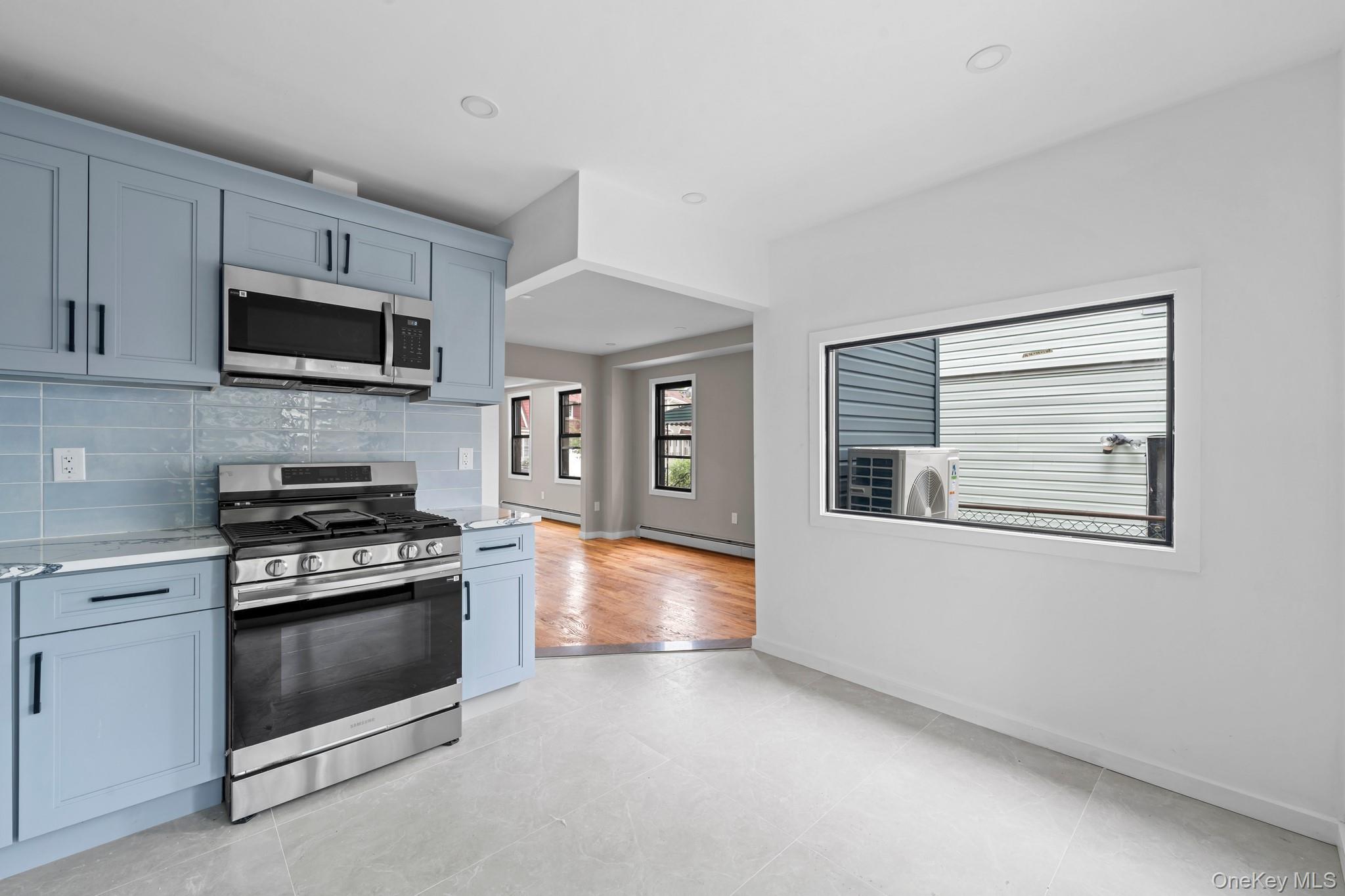 Single Family Witthoff Avenue  Queens, NY 11429, MLS-1027117-6